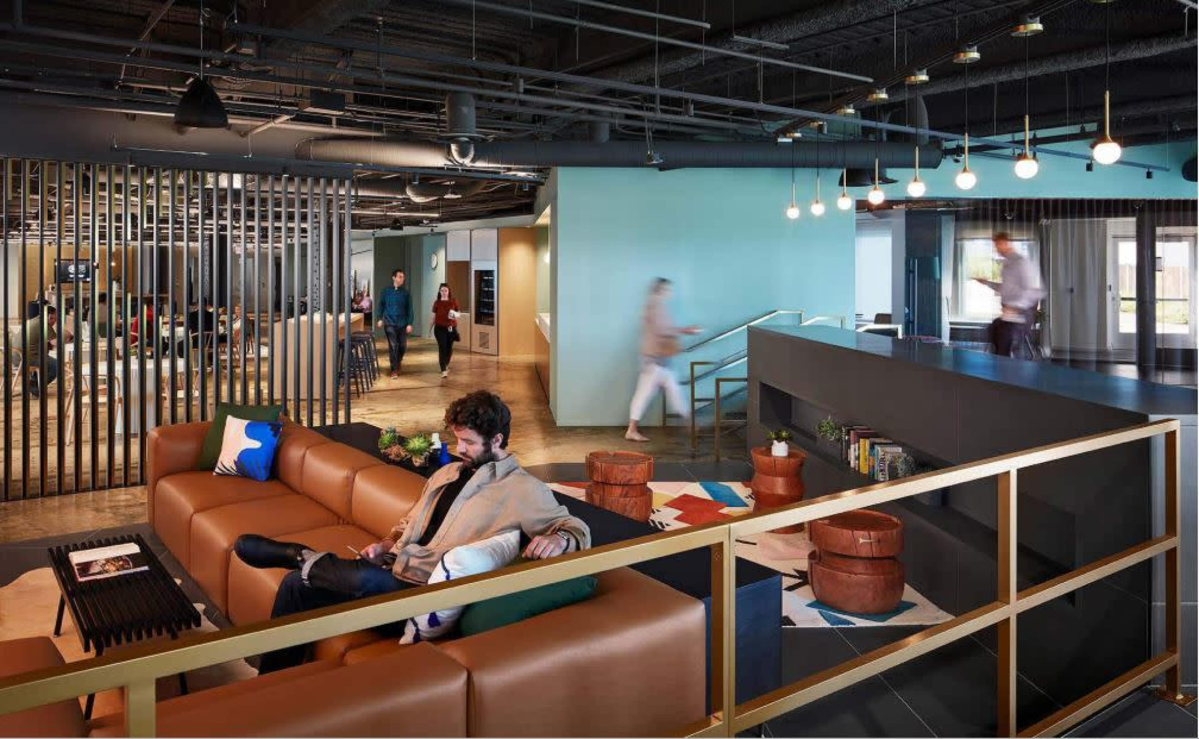 Iconic Chicago Location in the East Loop - Outdoor Terrace, Meeting Rooms, Vacant Offices, Tenant Lounge, Outdoor Plaza Image in Chicago Loop, Chicago, IL