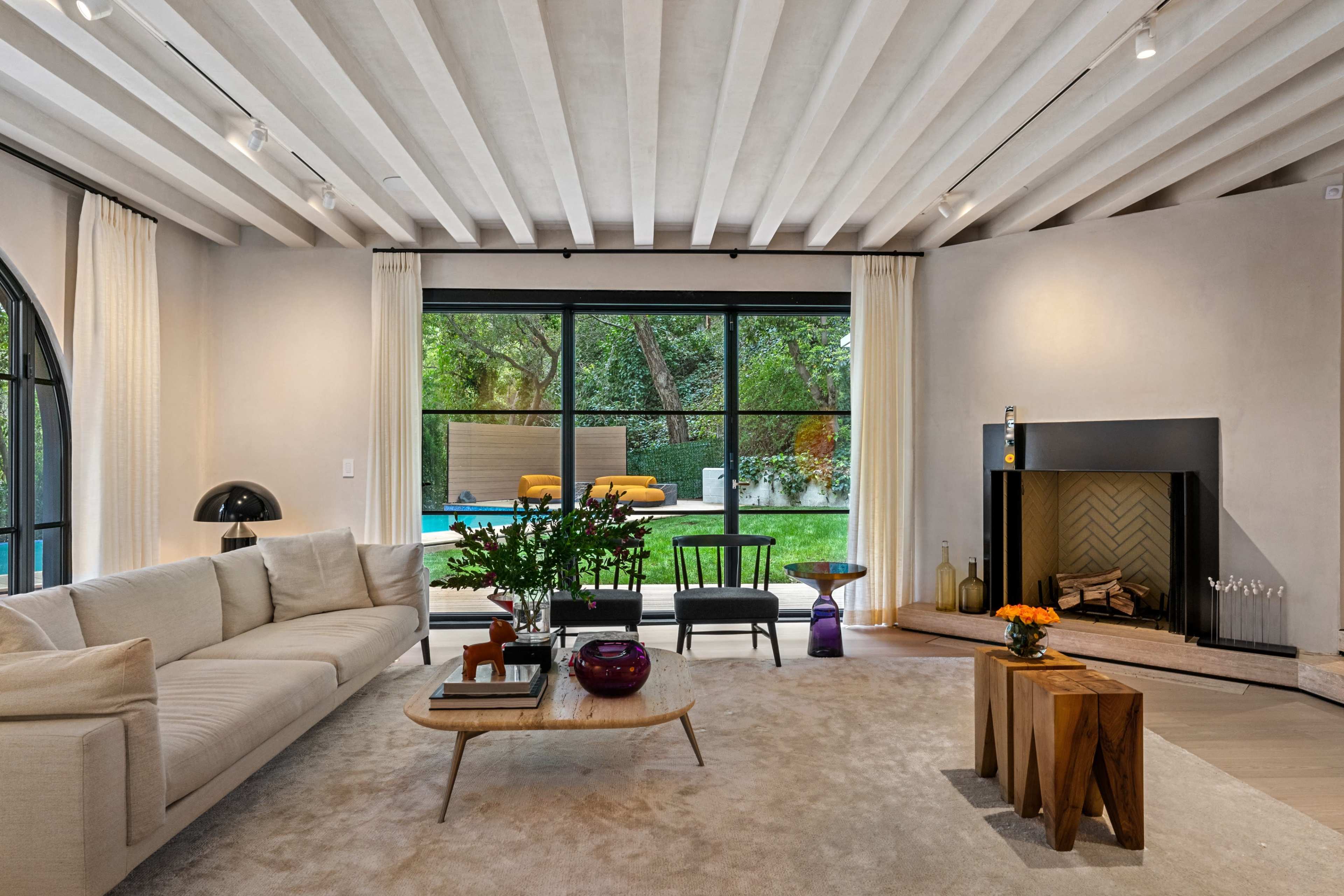 LA RESERVE: HIDDEN CANYON ELEGANCE Image in Brentwood, Los Angeles, CA