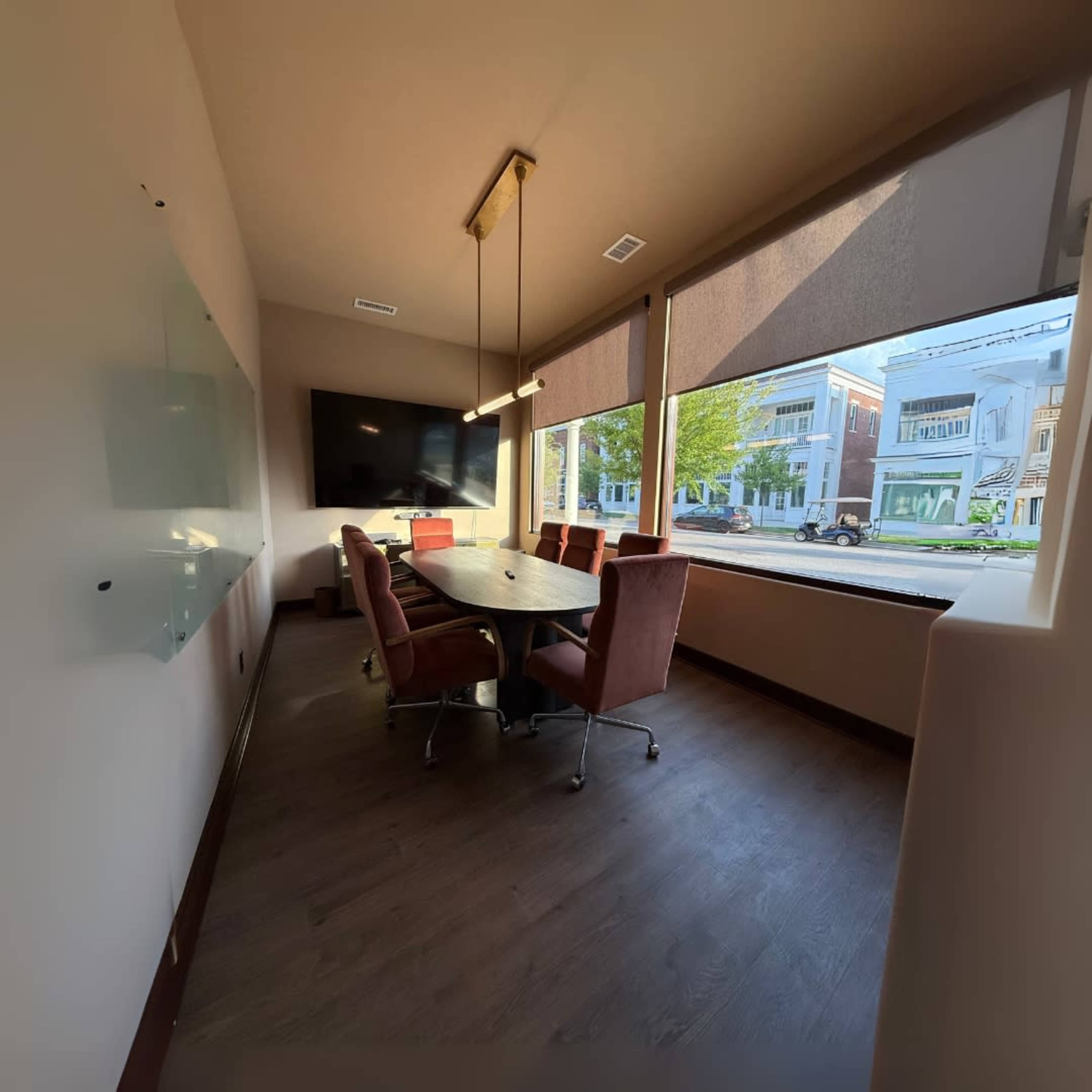 NoCo | Anti-Corporate Aesthetic Meeting Space Image in Louisville, Prospect, KY