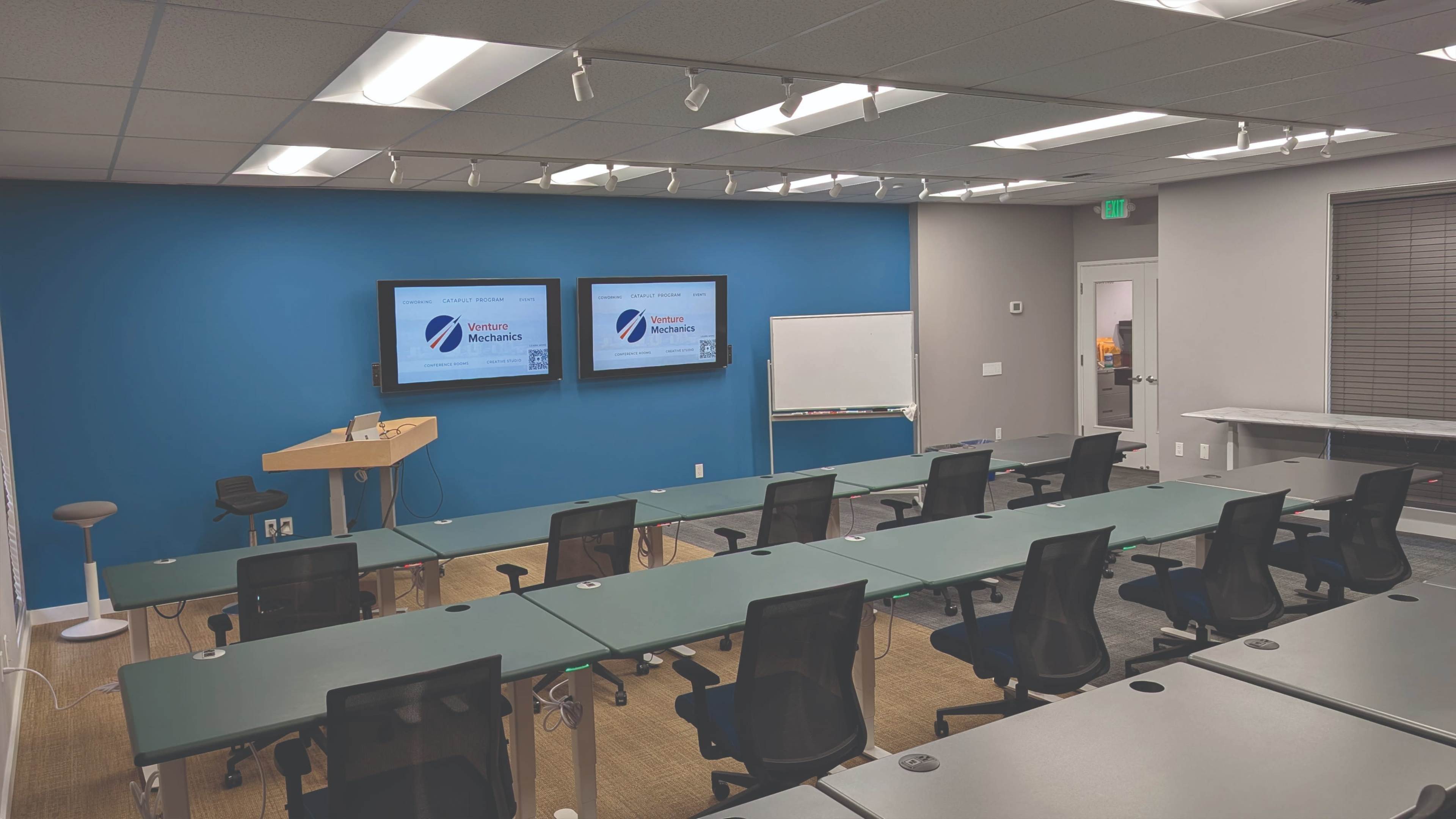Flex Training Classroom in Easy-Access Coworking Facility in Bellevue Image in Crossroads, Bellevue, WA