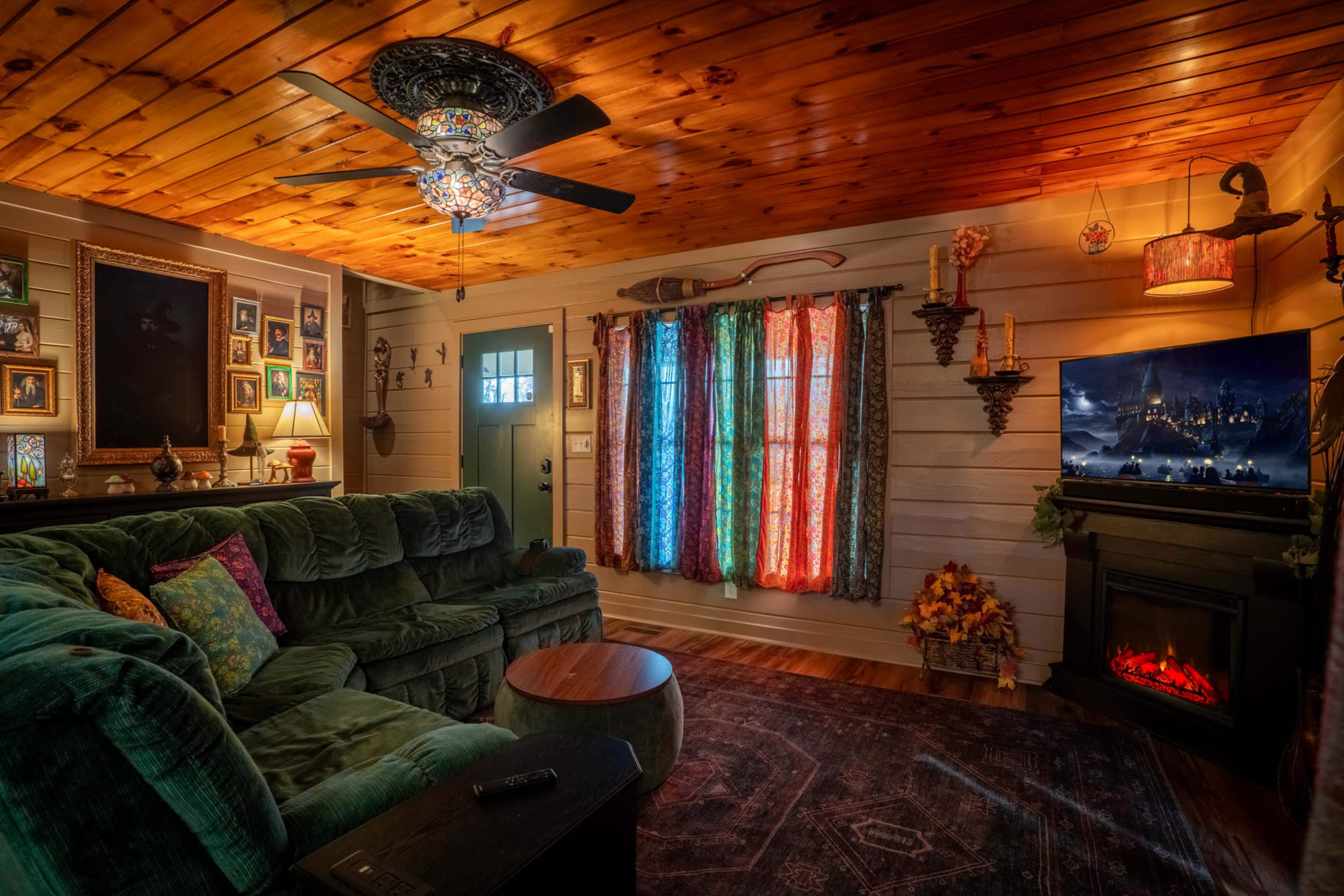 Wizard Cabin In The Mountains With Speakeasy Image in , Mineral Bluff, GA
