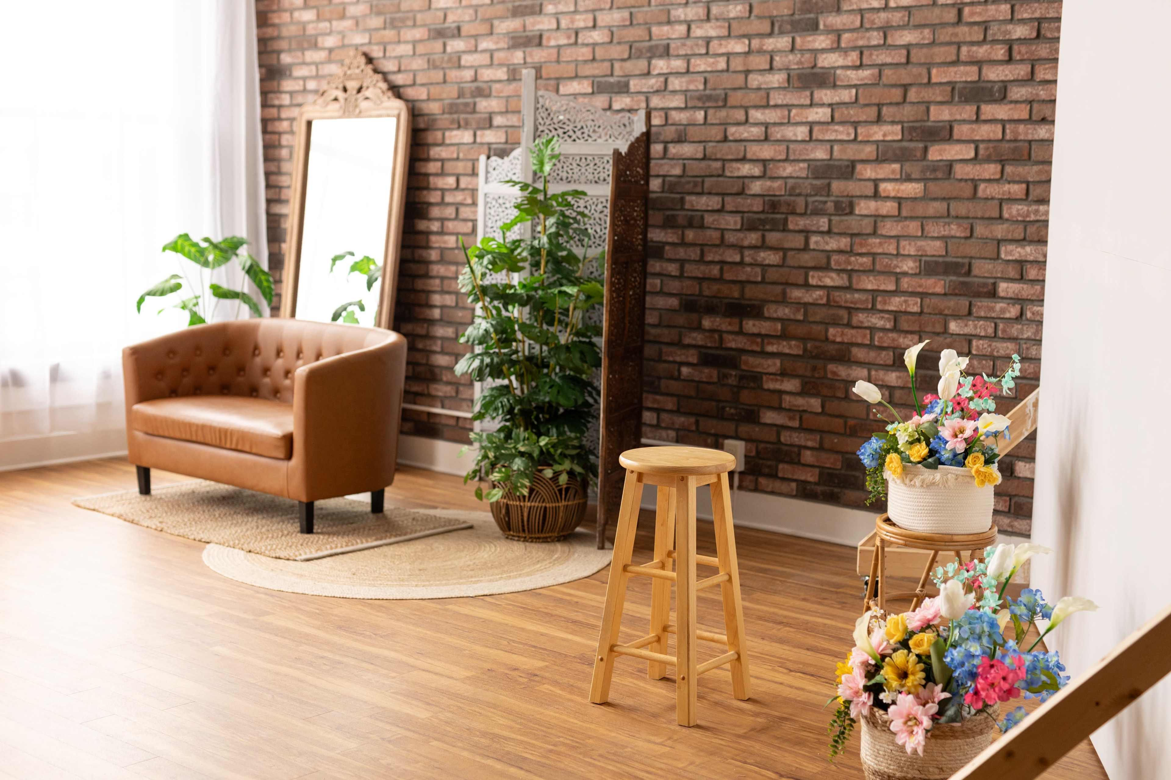 Bright and Stylish Natural Light Photography Studio in Historic Downtown Watertown Image in Watertown, Watertown, WI