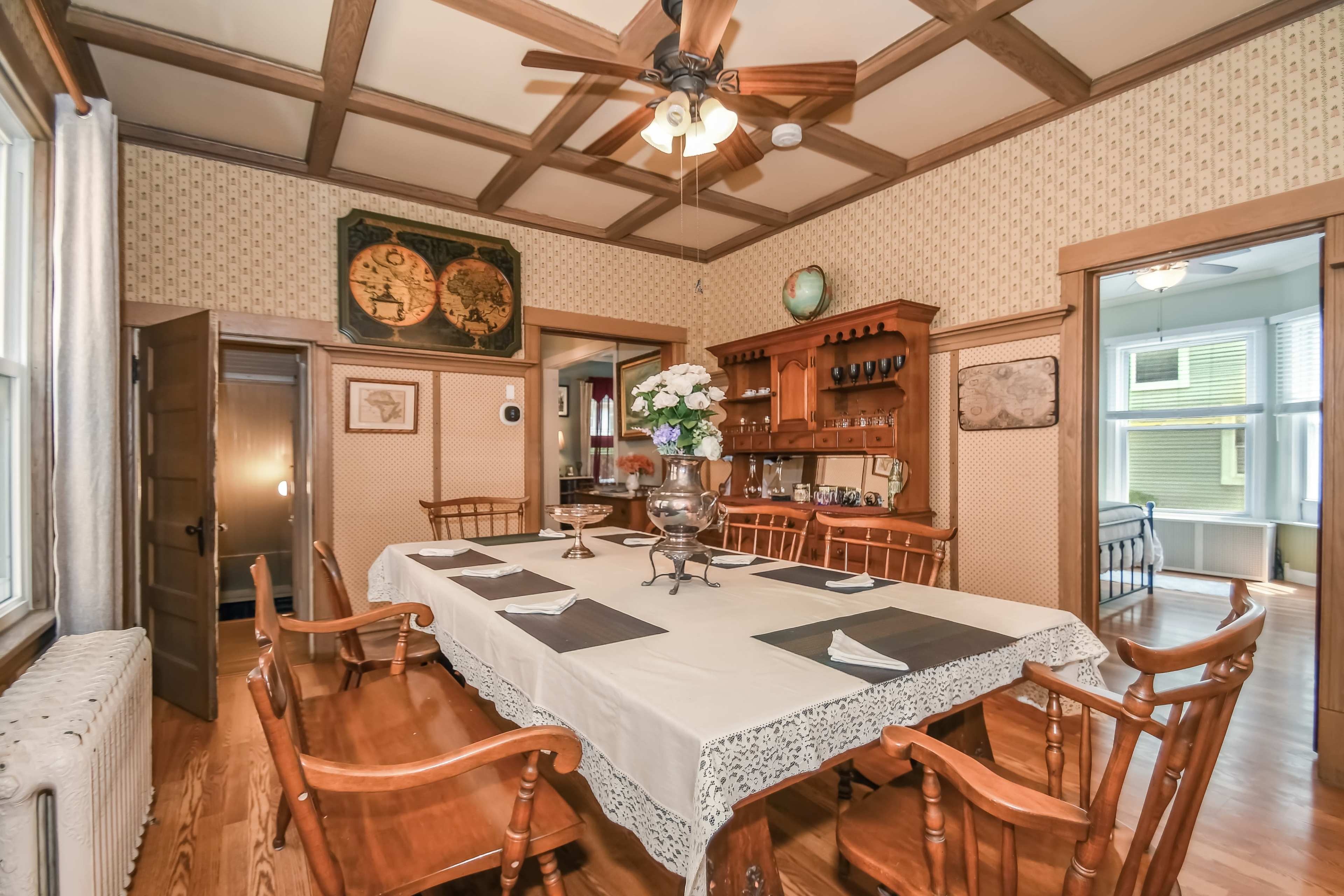 Historic 1893 home in Berwyn, 3000 sq ft., authentic Victorian, Edwardian, MCM, Vintage design Image in Berwyn Township, Berwyn, IL