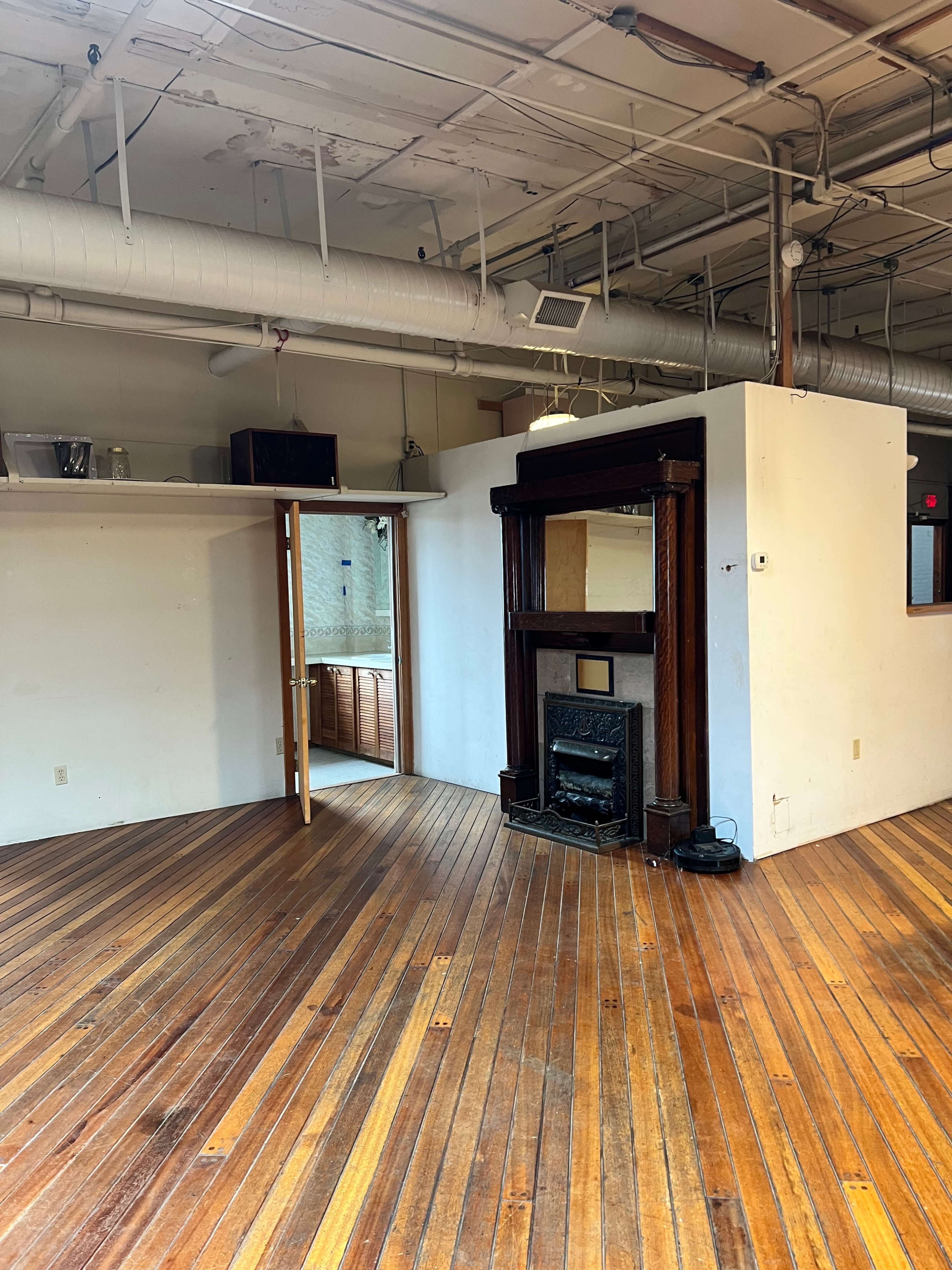 HUGE 3,500 SF Loft with Spiral Staircase and Roof Deck Image in Franklin Park, Allentown, PA