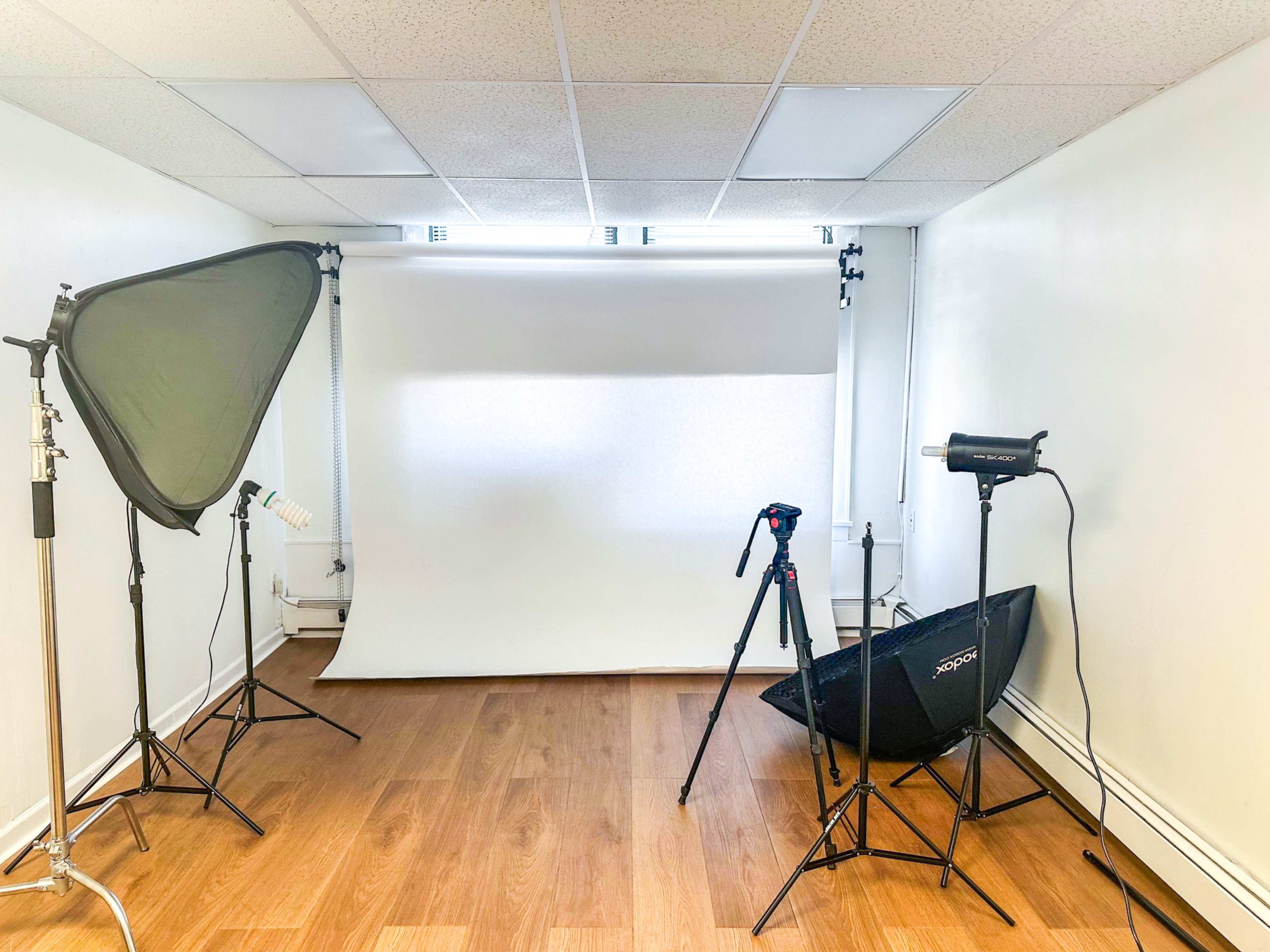 Photography Studio in Linden Downtown for creative jobs Image in Linden, Linden, NJ