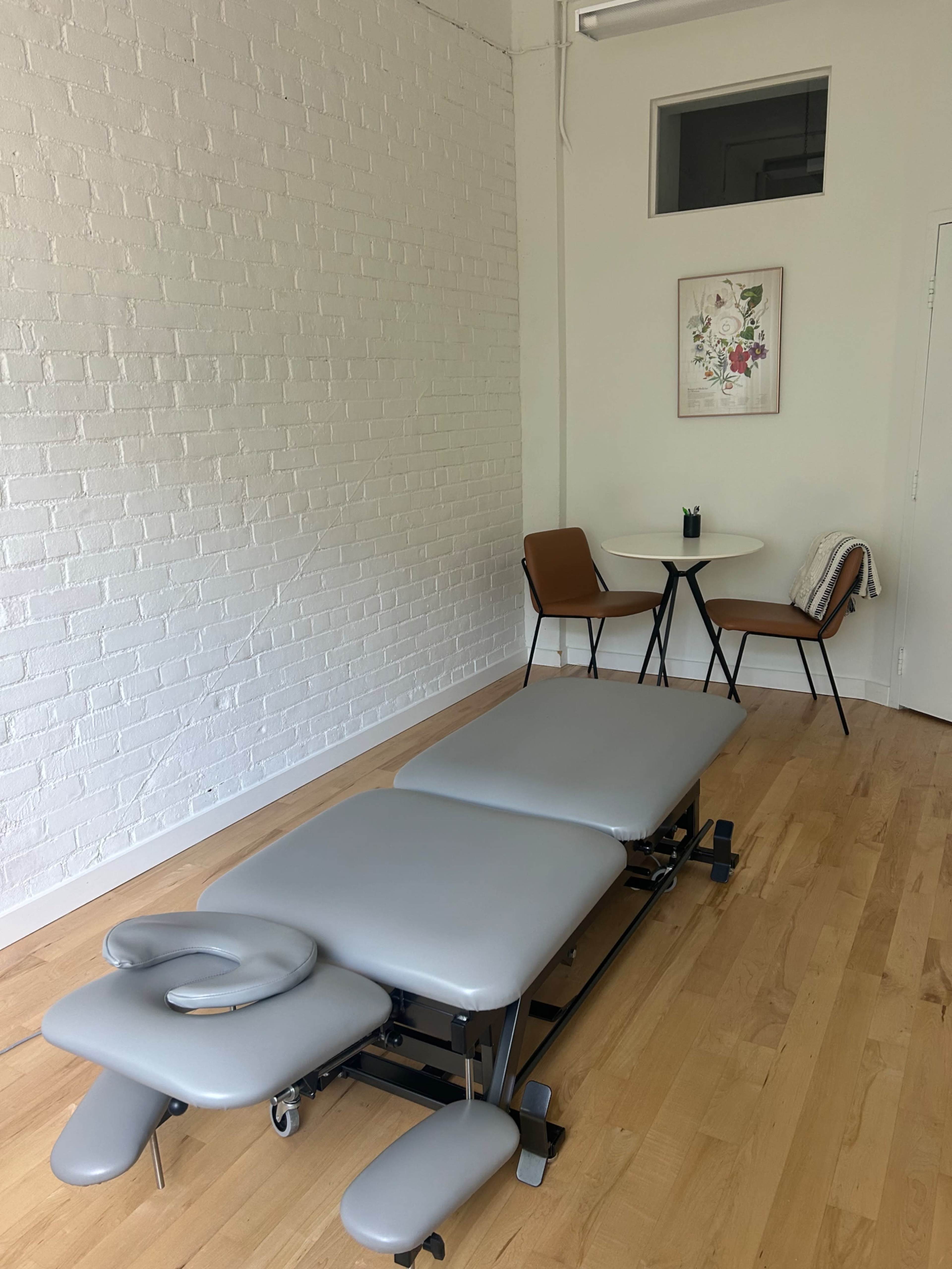 Downtown treatment room in a boutique wellness clinic Image in Downtown Toronto, Toronto, ON