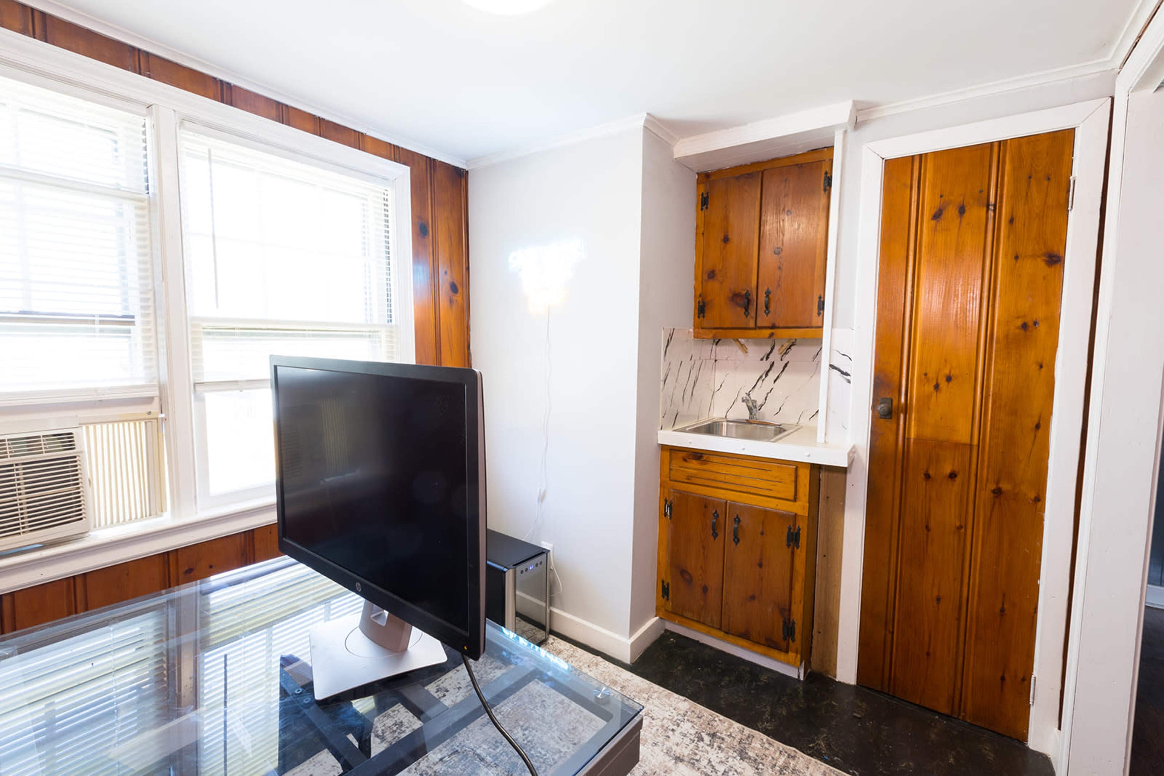 Modern Luxury Home in Milford, CT – Perfect for Events & Productions Image in Milford, Milford, CT