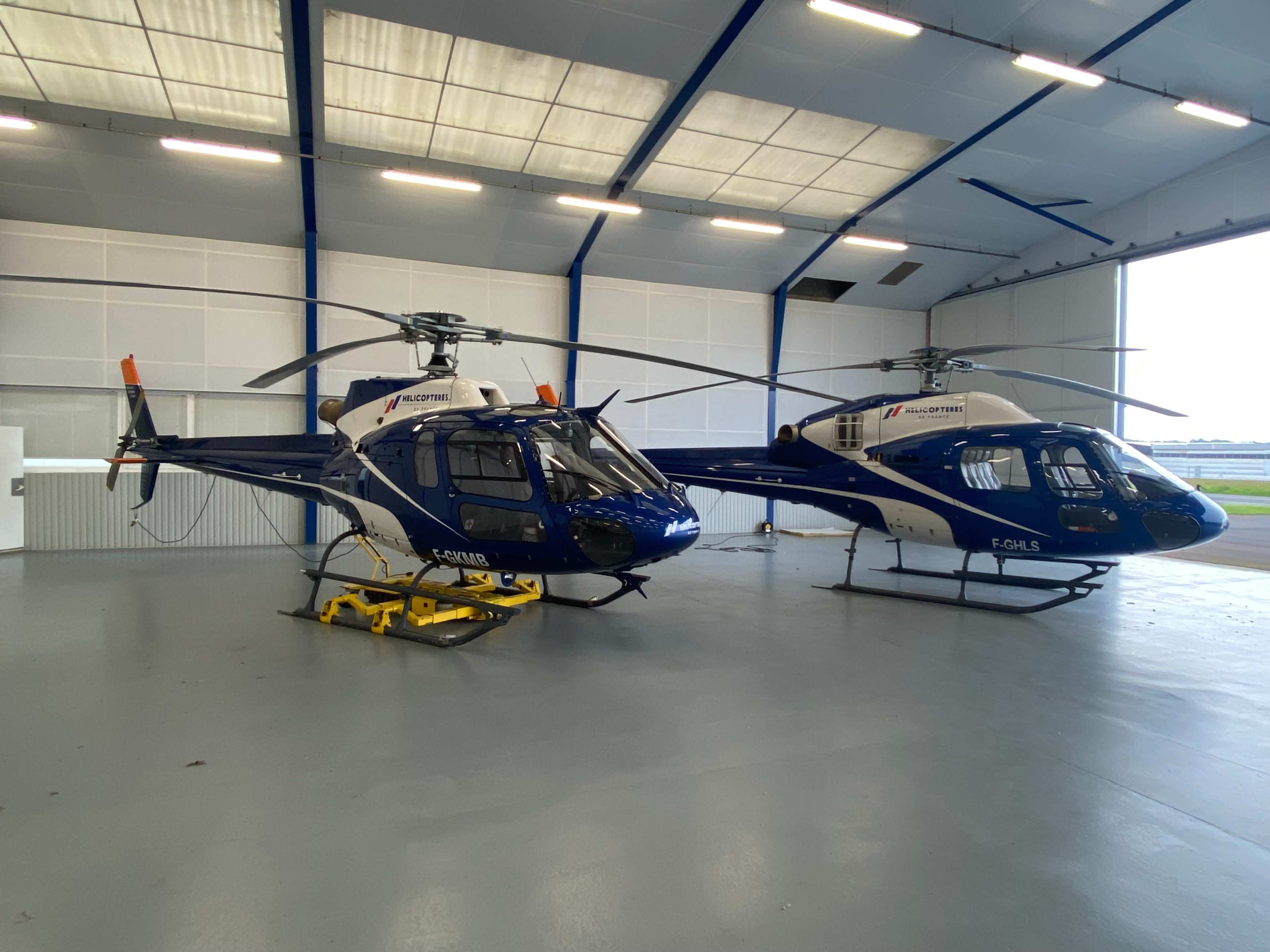 Hangar aéronautique spacieux Image in , Toussus-le-Noble, 