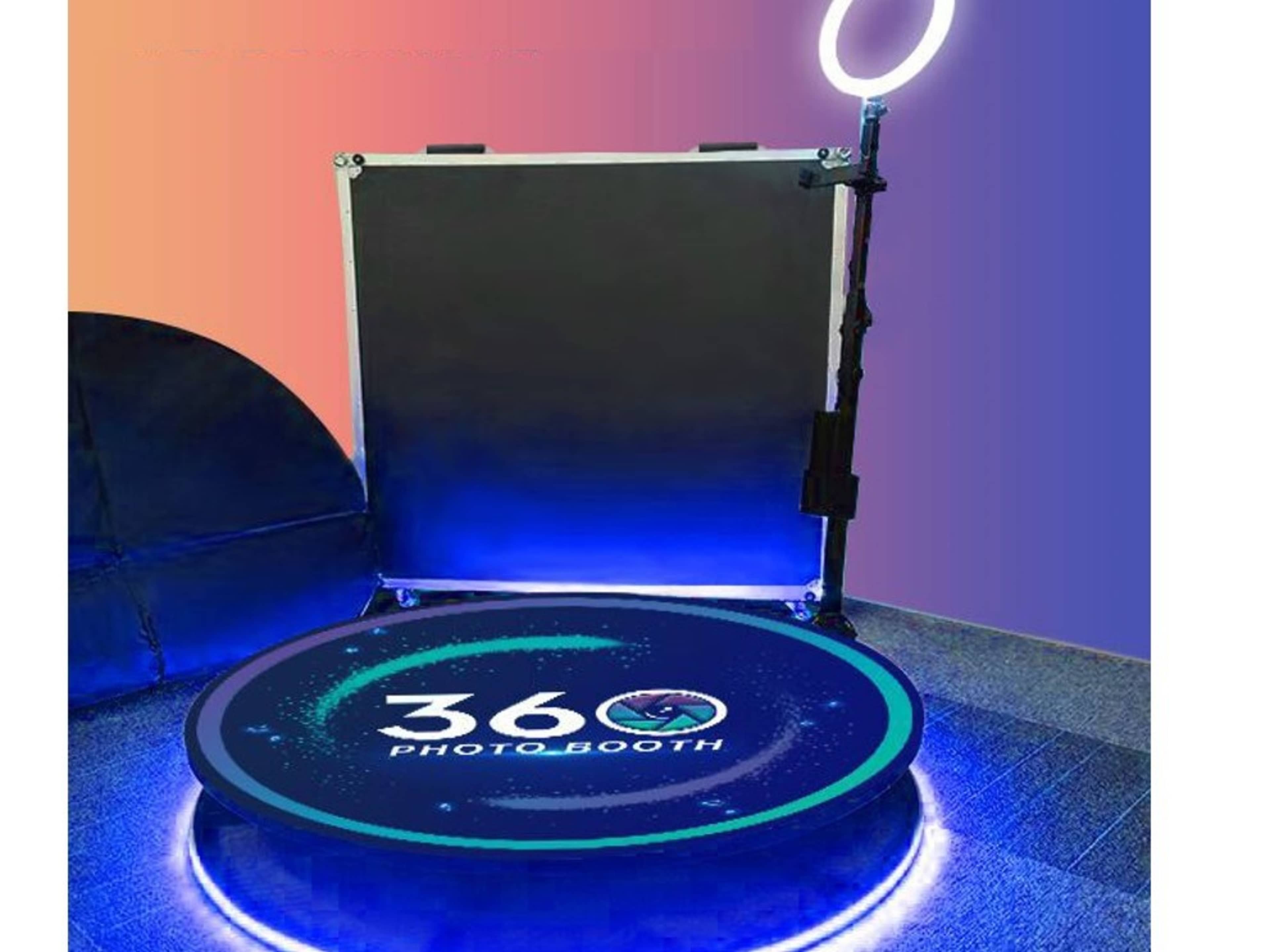 360 Rotating Photo Booth