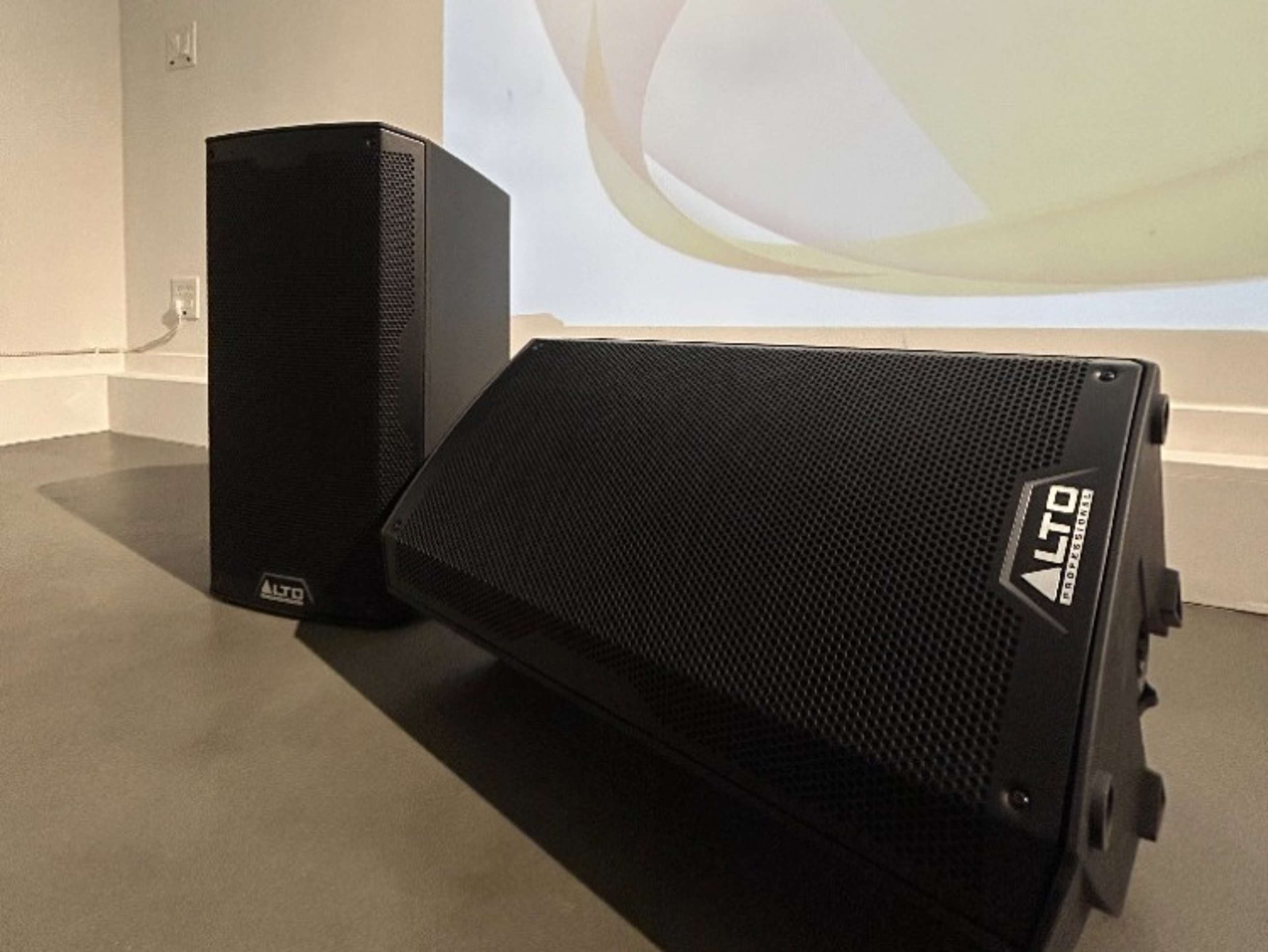 Speakers (2 x 12" ALTO TS412)