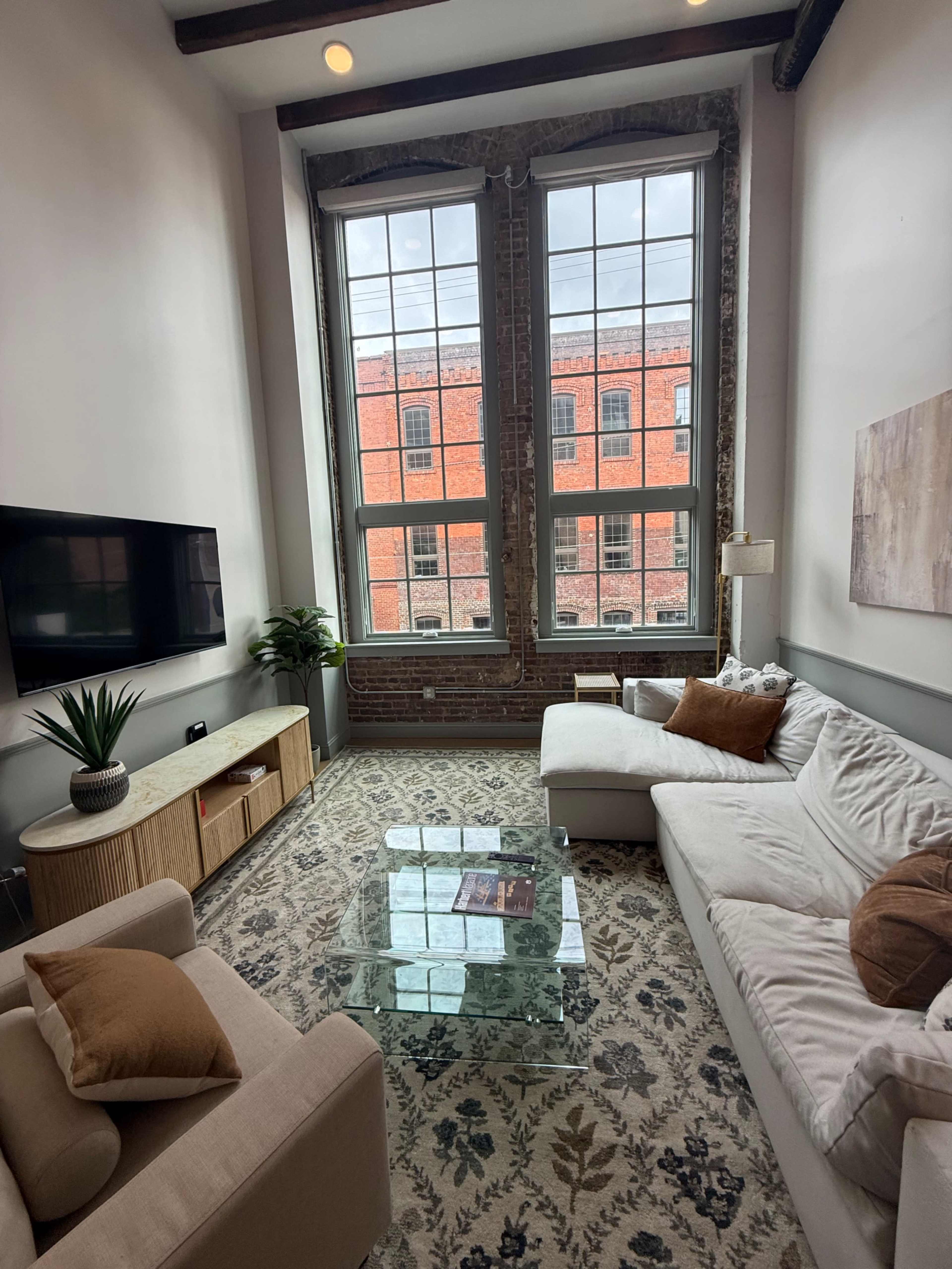 Light-Filled Urban Loft – Perfect for Creatives, Content Shoots & Photography Image in Central City, Birmingham, AL