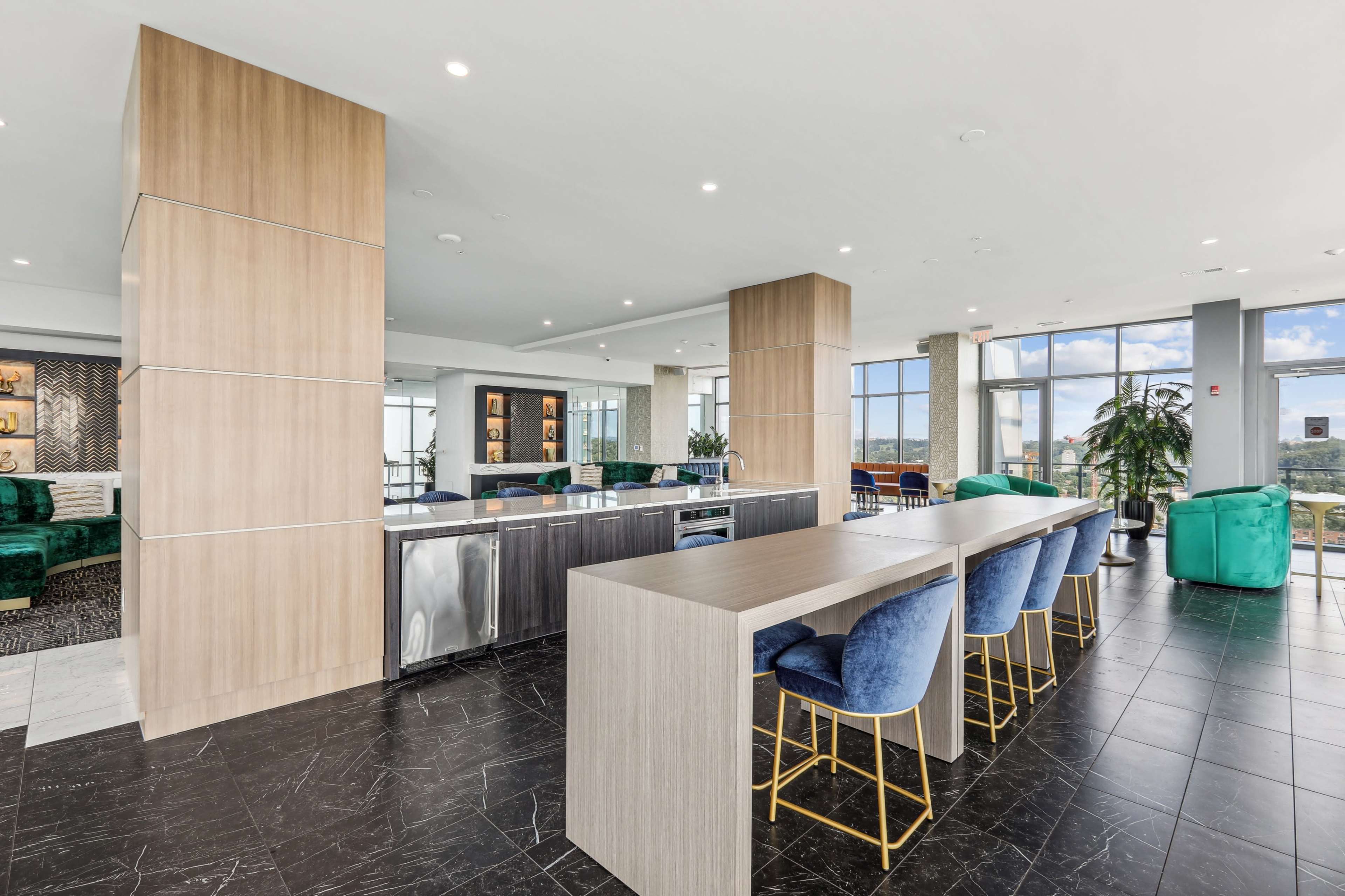 Spacious Sky Lounge with Sweeping Views of DC, Alexandria and MD Image in Del Ray, Alexandria, VA
