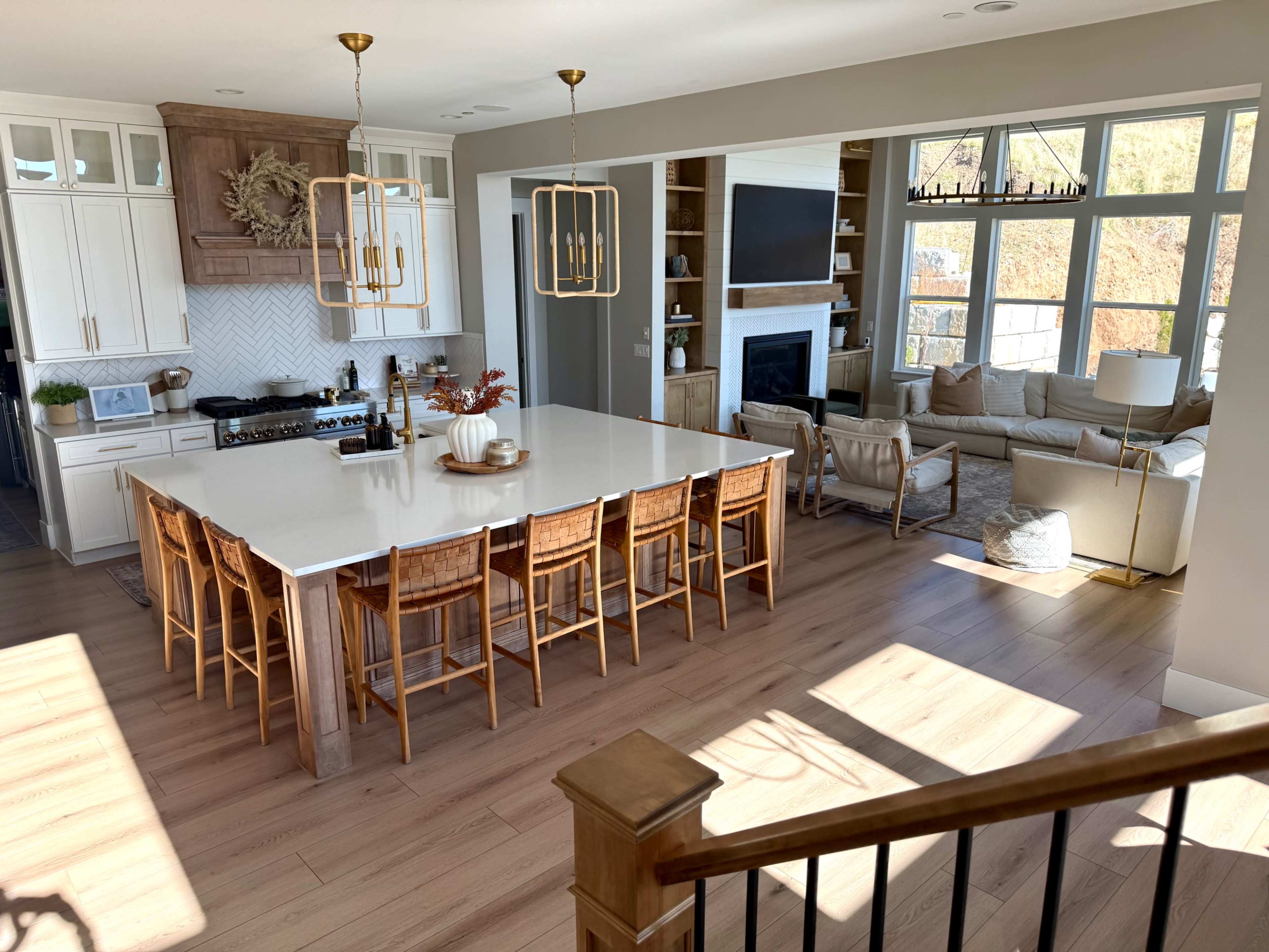 Modern Farmhouse with Mountain Views and Natural Light- Photo Shoots & Small Events- Lehi Image in Lehi, Lehi, UT