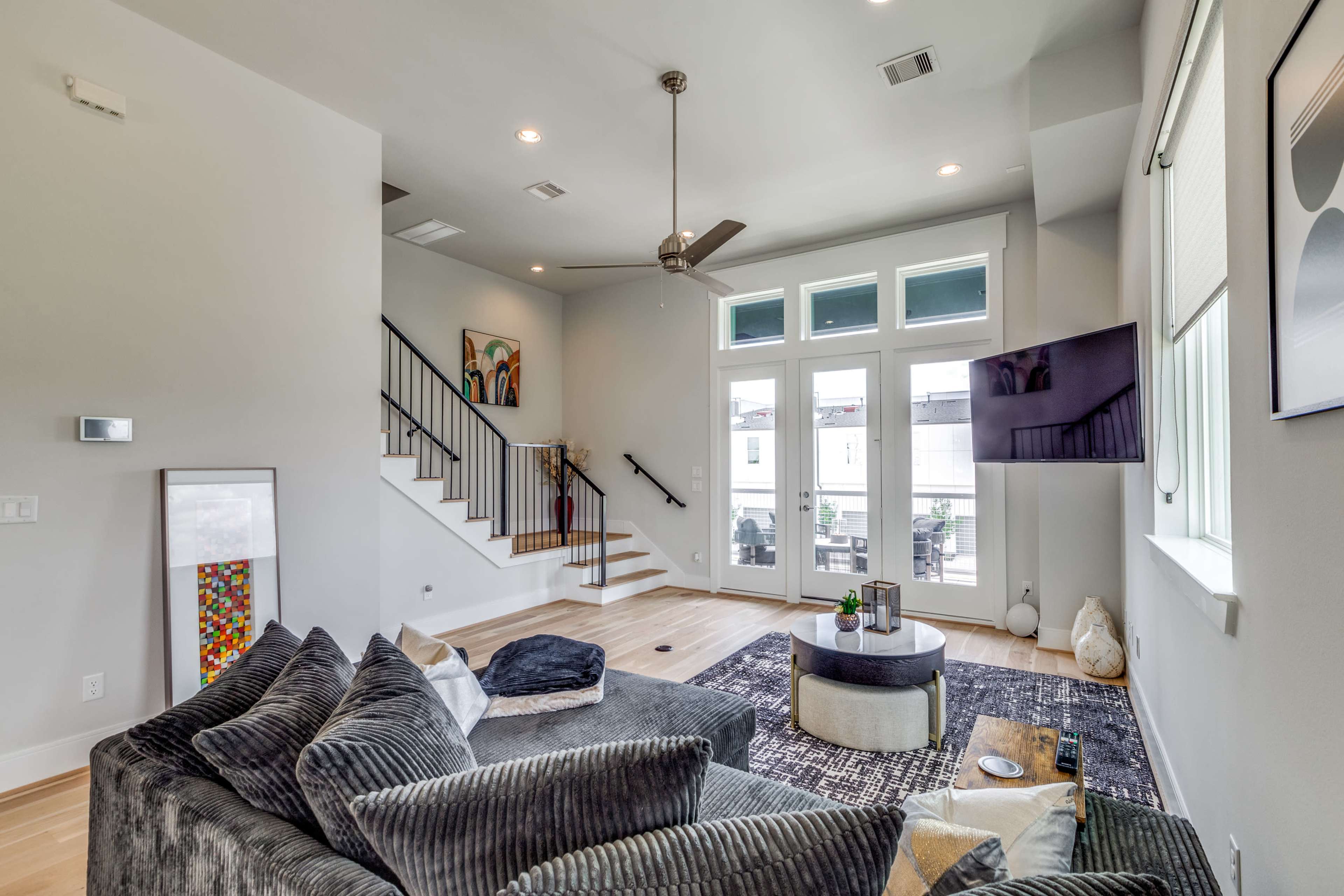 Luxurious 3 story home in Houston! Elegance galore Image in Spring Branch North, Houston, TX