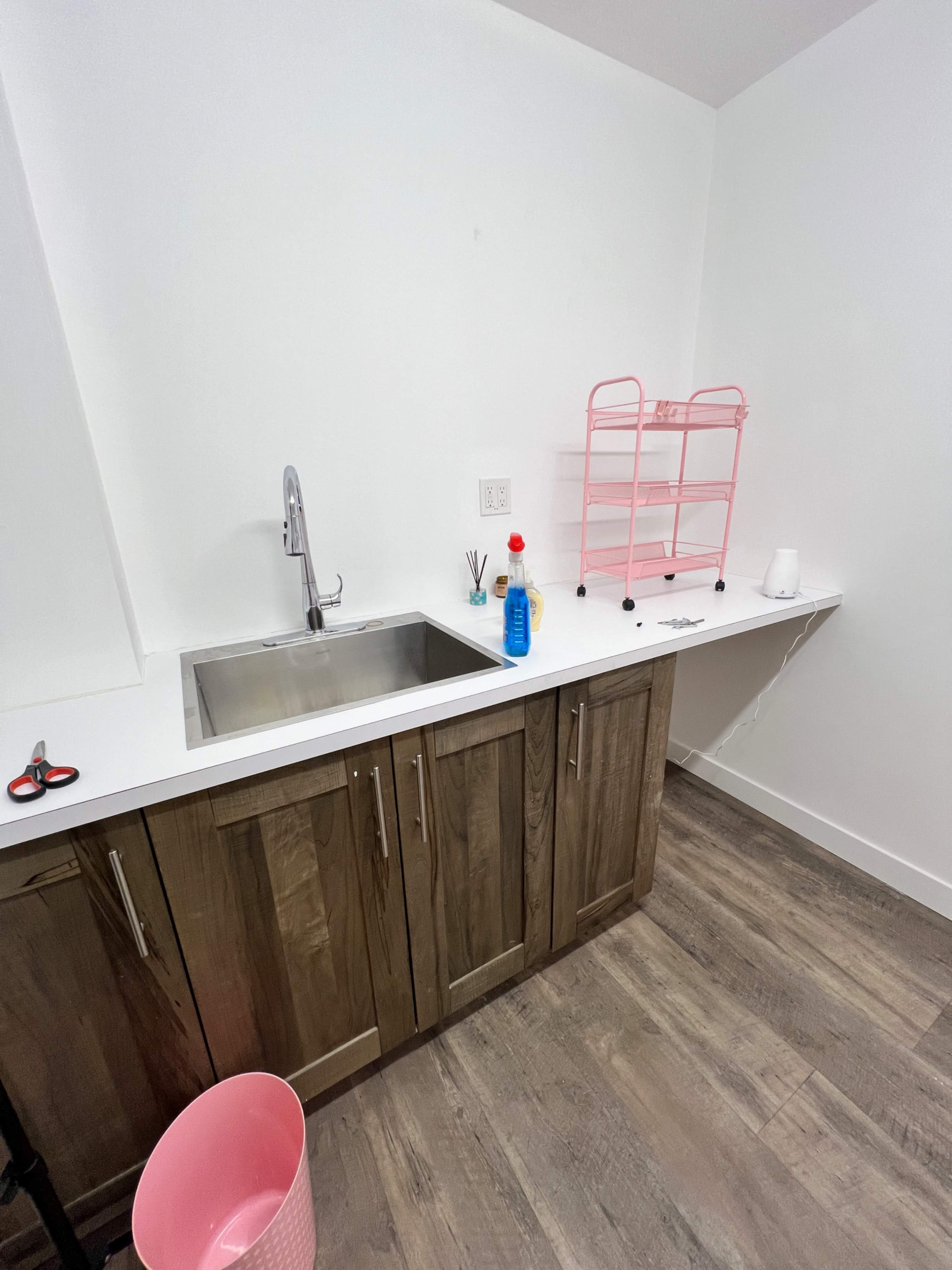 Salon Room/ chair rental in Kensington,Calgary Image in Northwest Calgary, calgary, AB