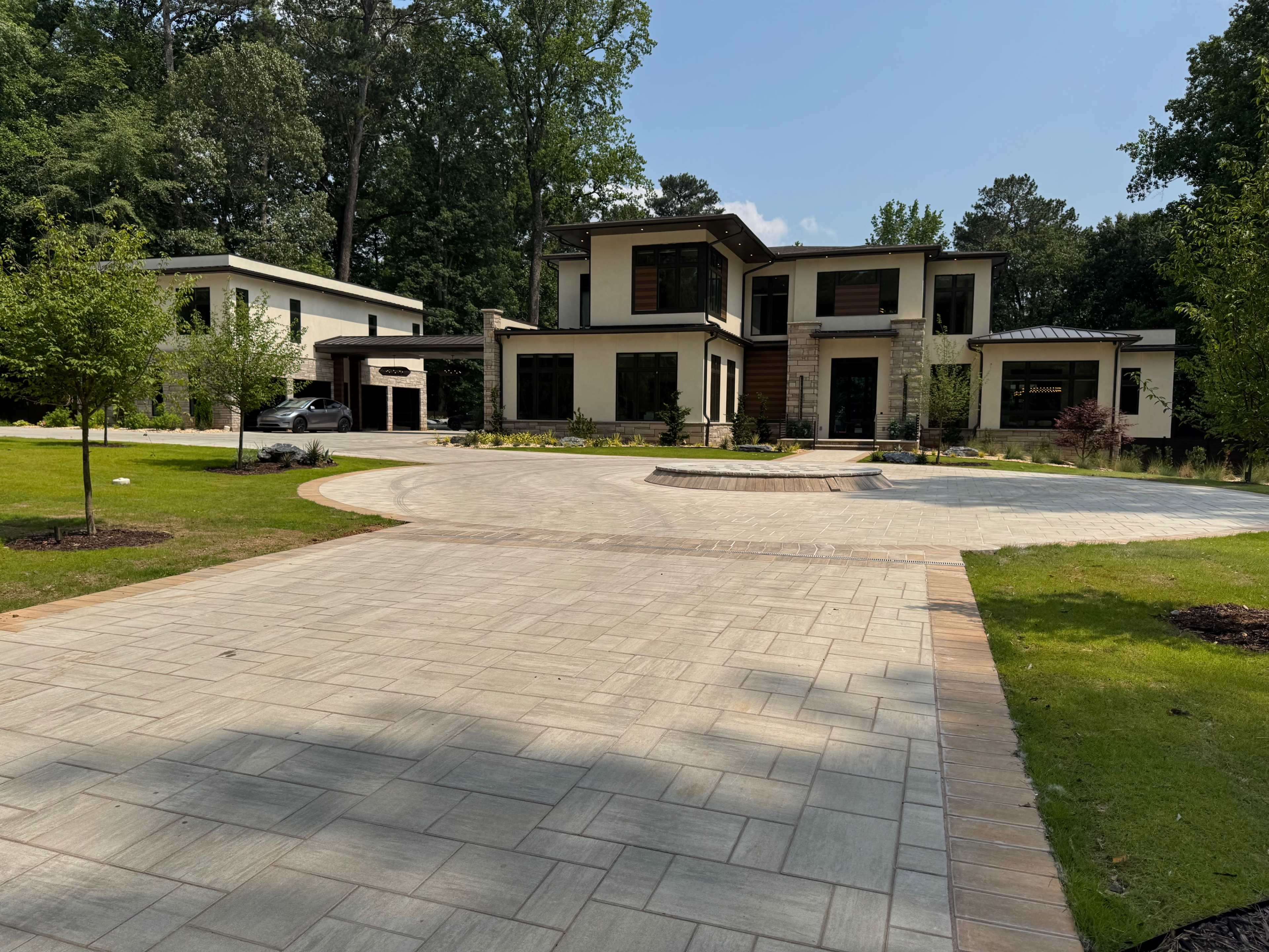 Modern Buckhead Estate with Luxury Pool and Backyard Image in Buckhead, Atlanta, GA