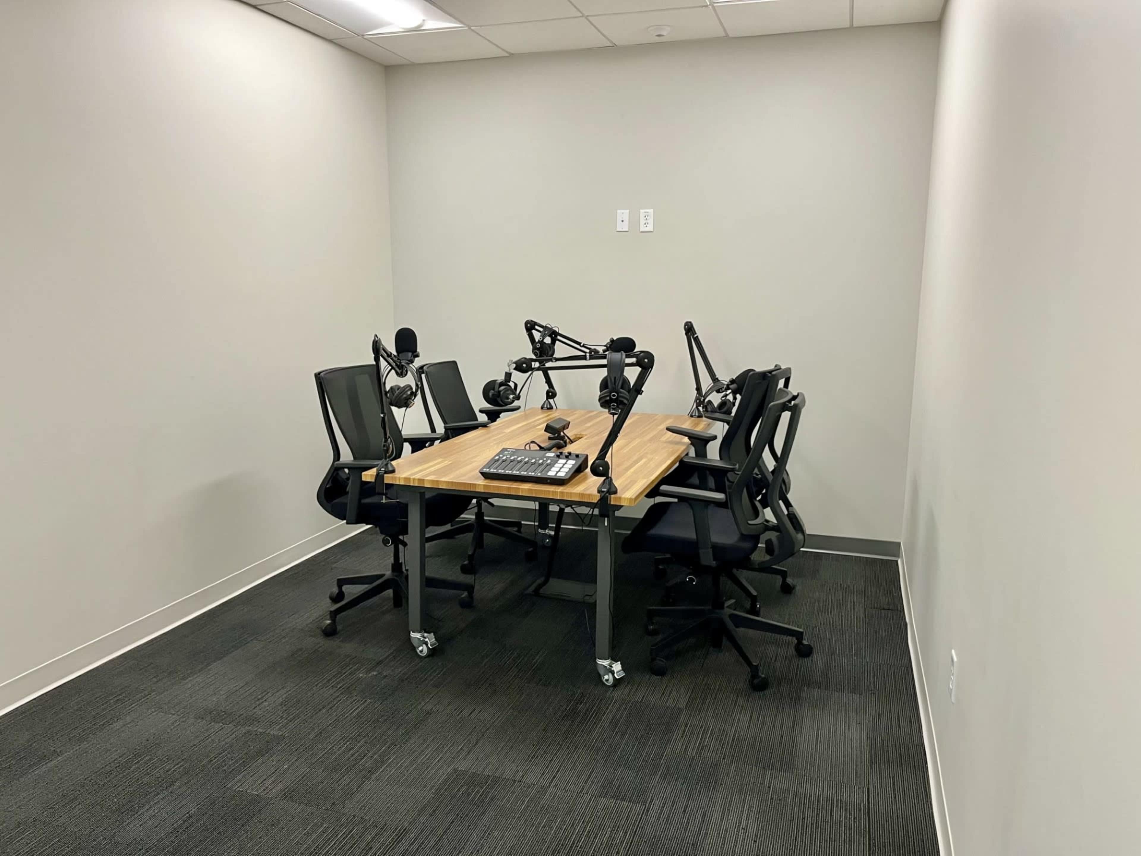 Greenwood Village DTC Modern and Private Podcast Studio Image in Greenwood Village, Greenwood Village, CO