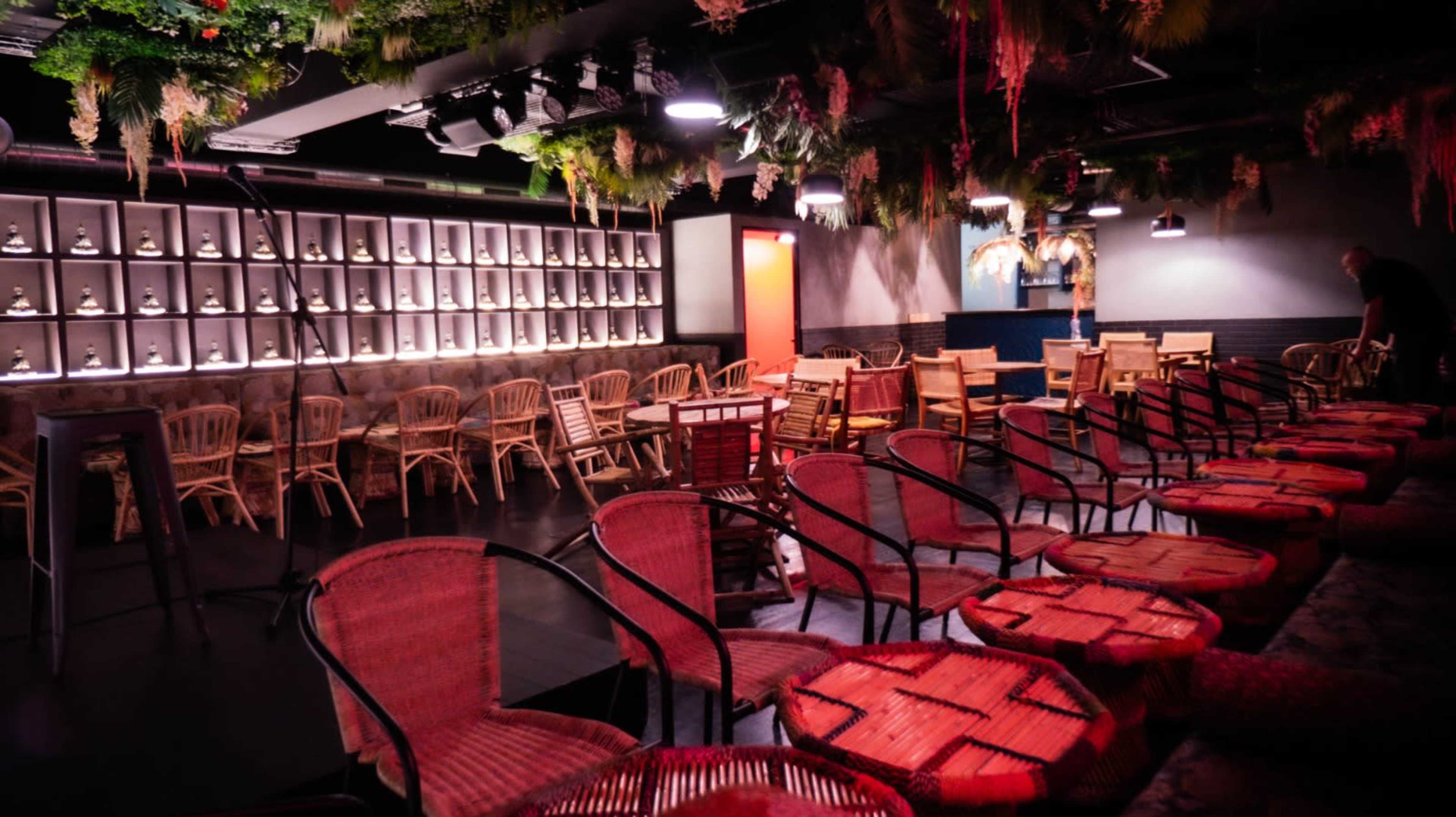 Saon - Thai Image in , Le Kremlin - Bicetre