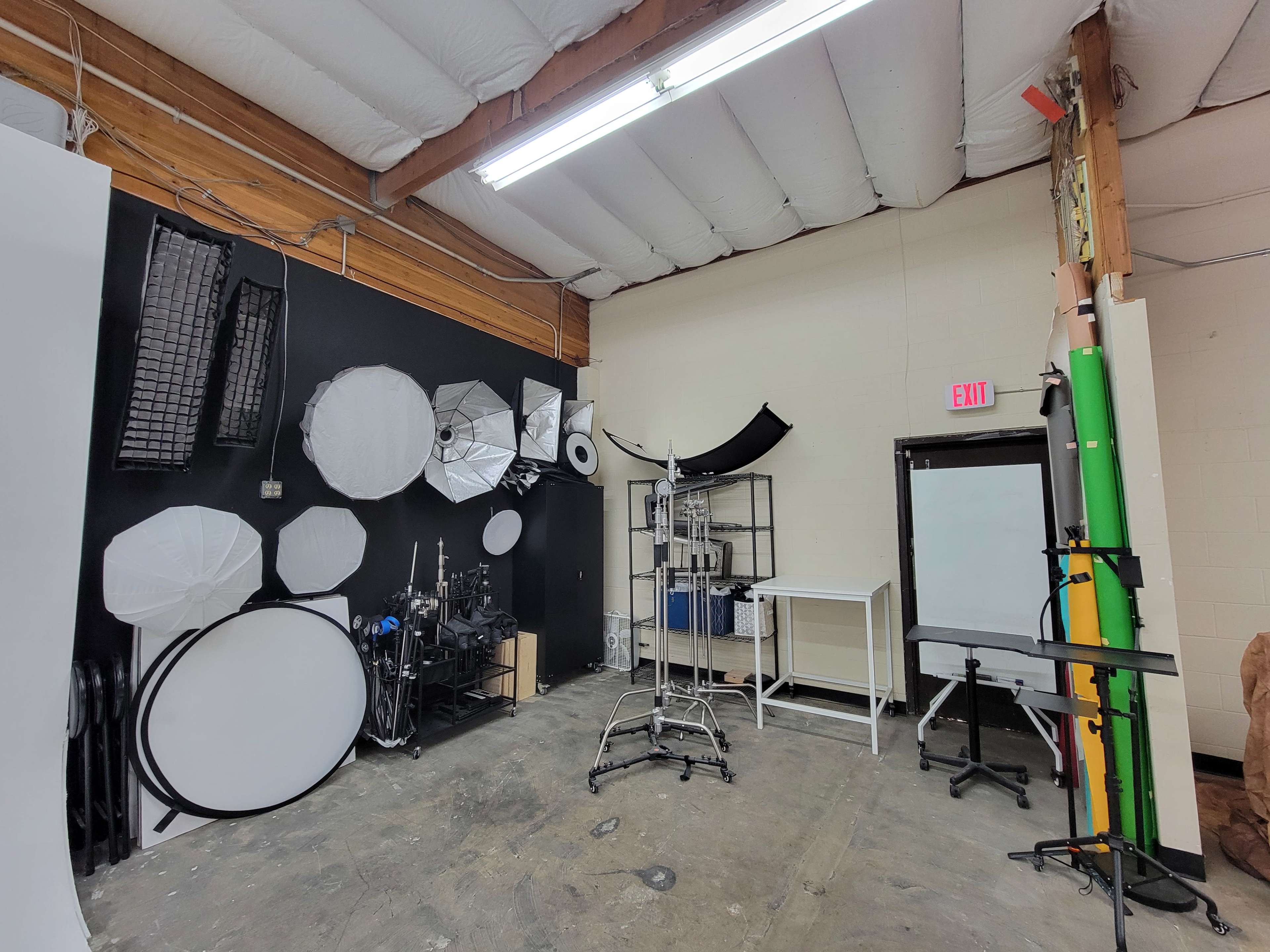 Roomy Warehouse Studio with Cyclorama Wall Image in North Highlands, Sacramento, CA