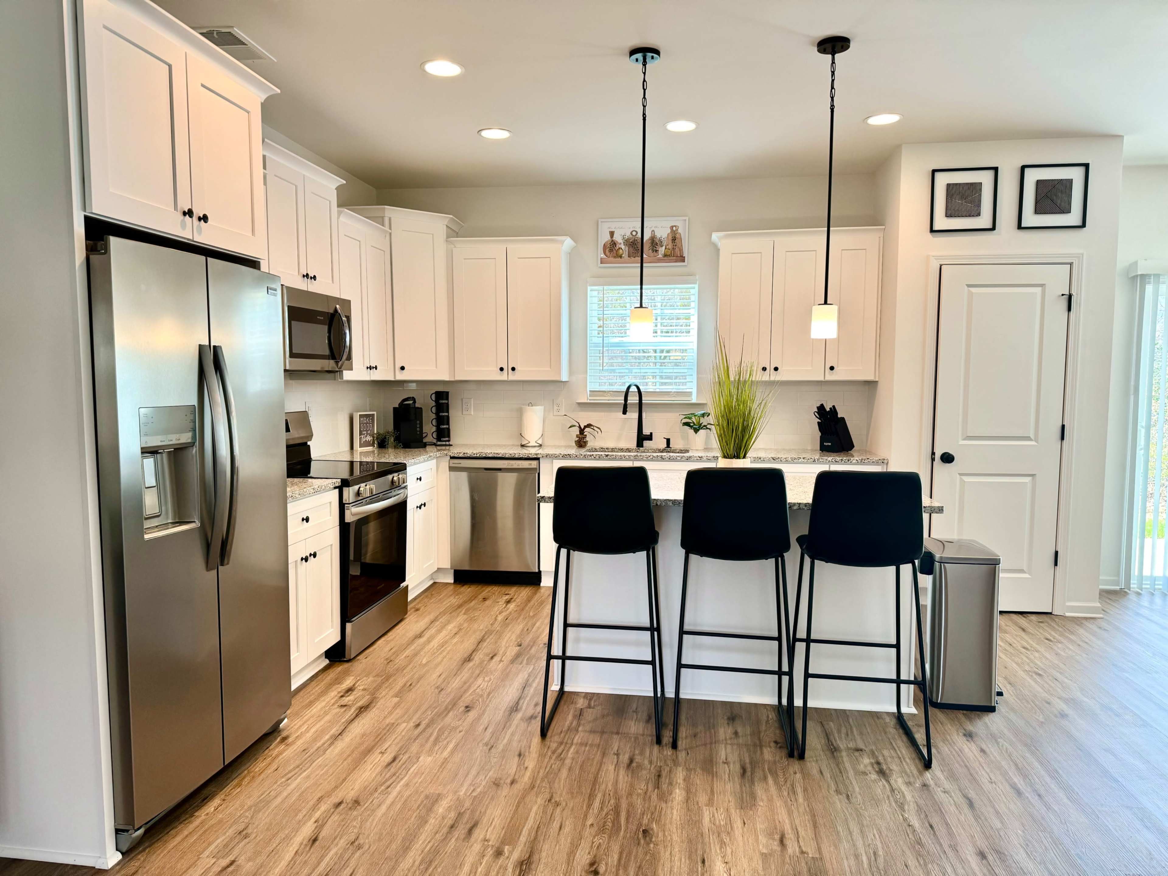 Stylish Modern Home with Open Layout & Stunning Natural Light Image in Toddville Road, Charlotte, NC