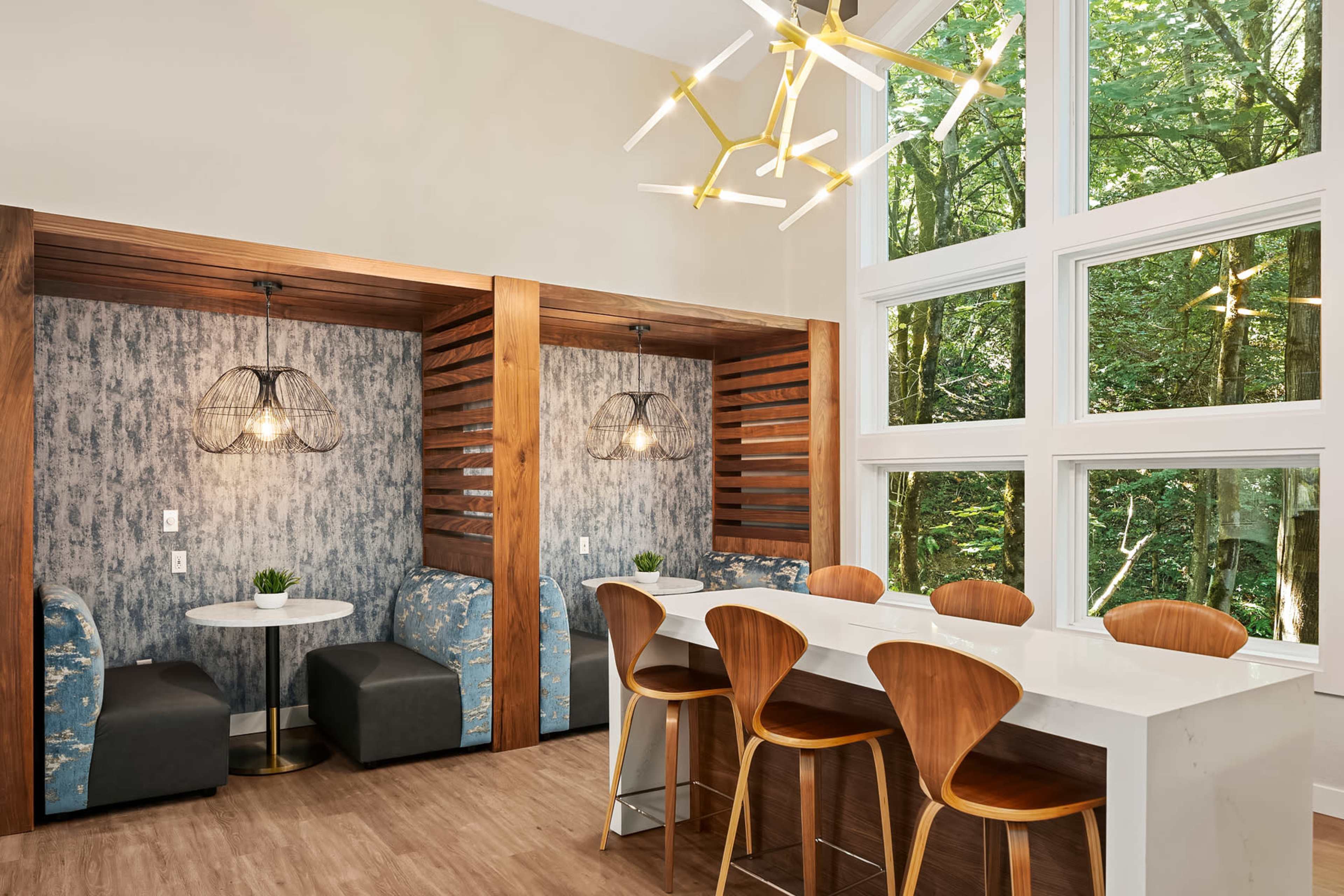 Beautifully Remodeled Lounge, Perfect for Entertaining! Image in Willow - Rose Hill, Redmond, WA