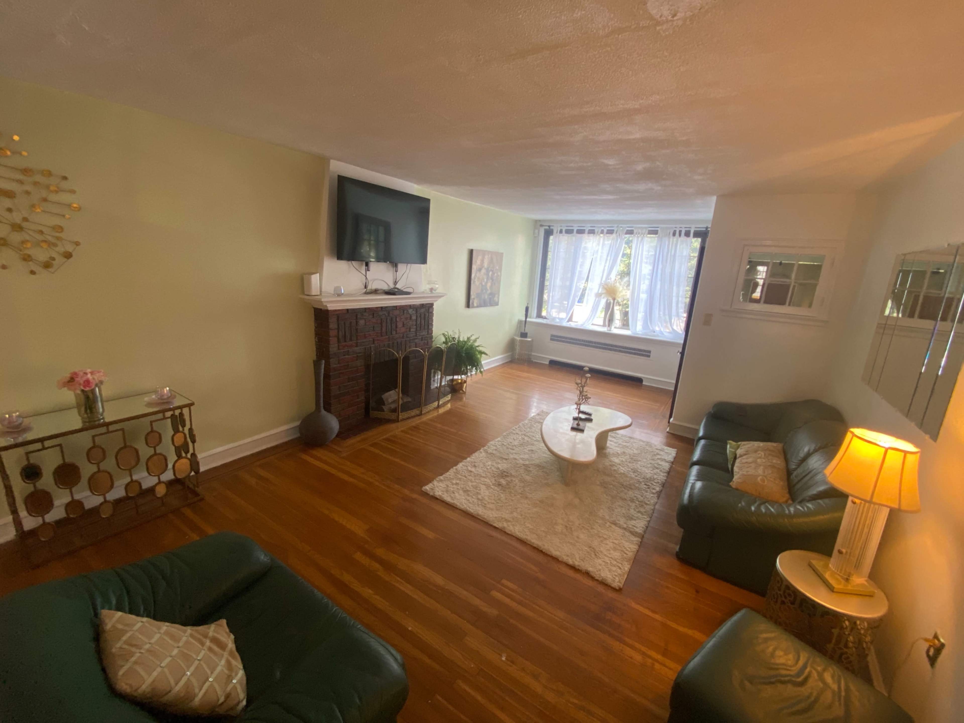 Easy breezy comfortable Image in West Oak Lane, Philadelphia, PA