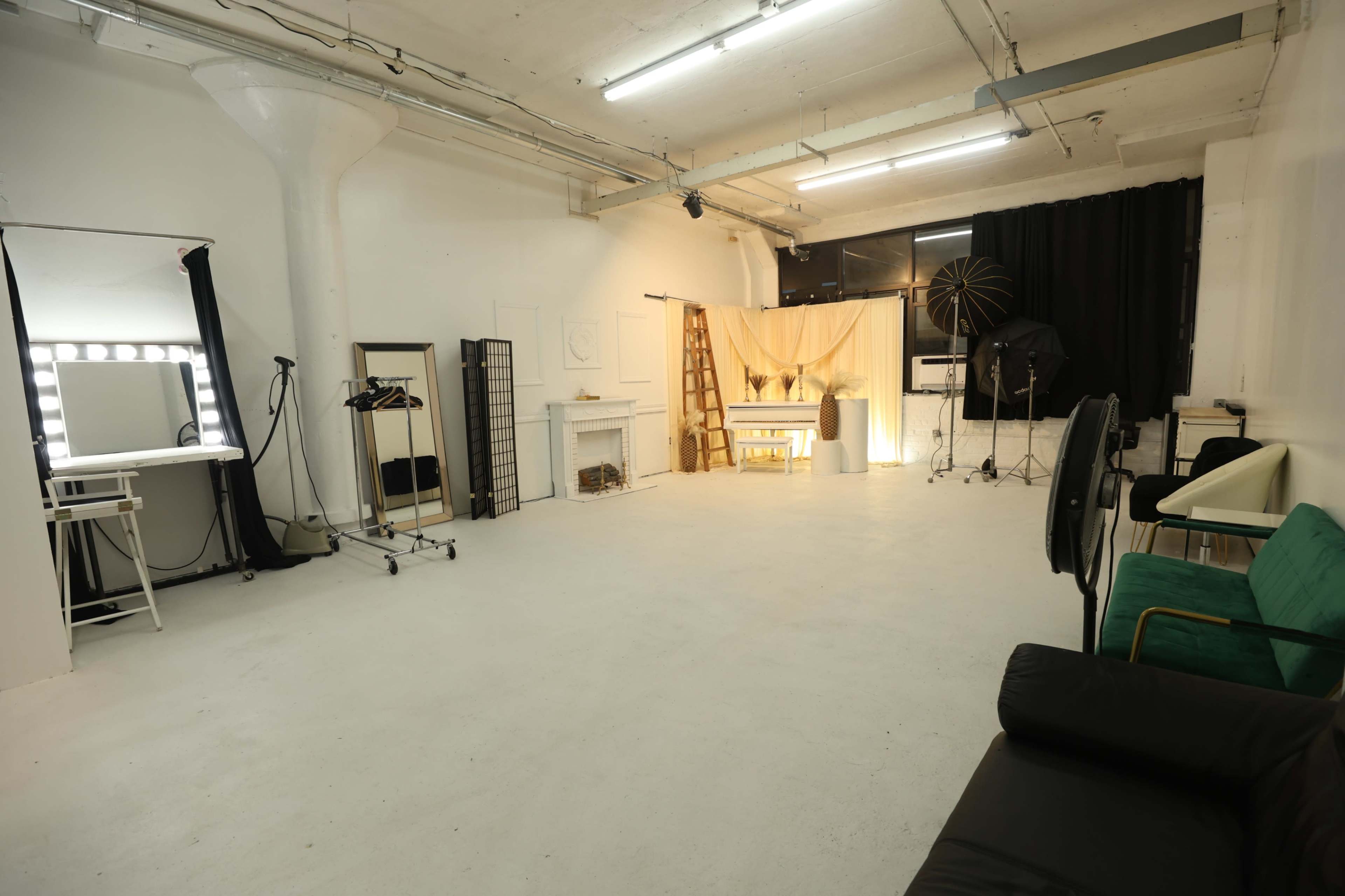 Film & Photo Studio w/ 18ft Ceilings + Lighting Setup – White Frame Studios (Maspeth/Williamsburg) Image in Maspeth, Maspeth, NY