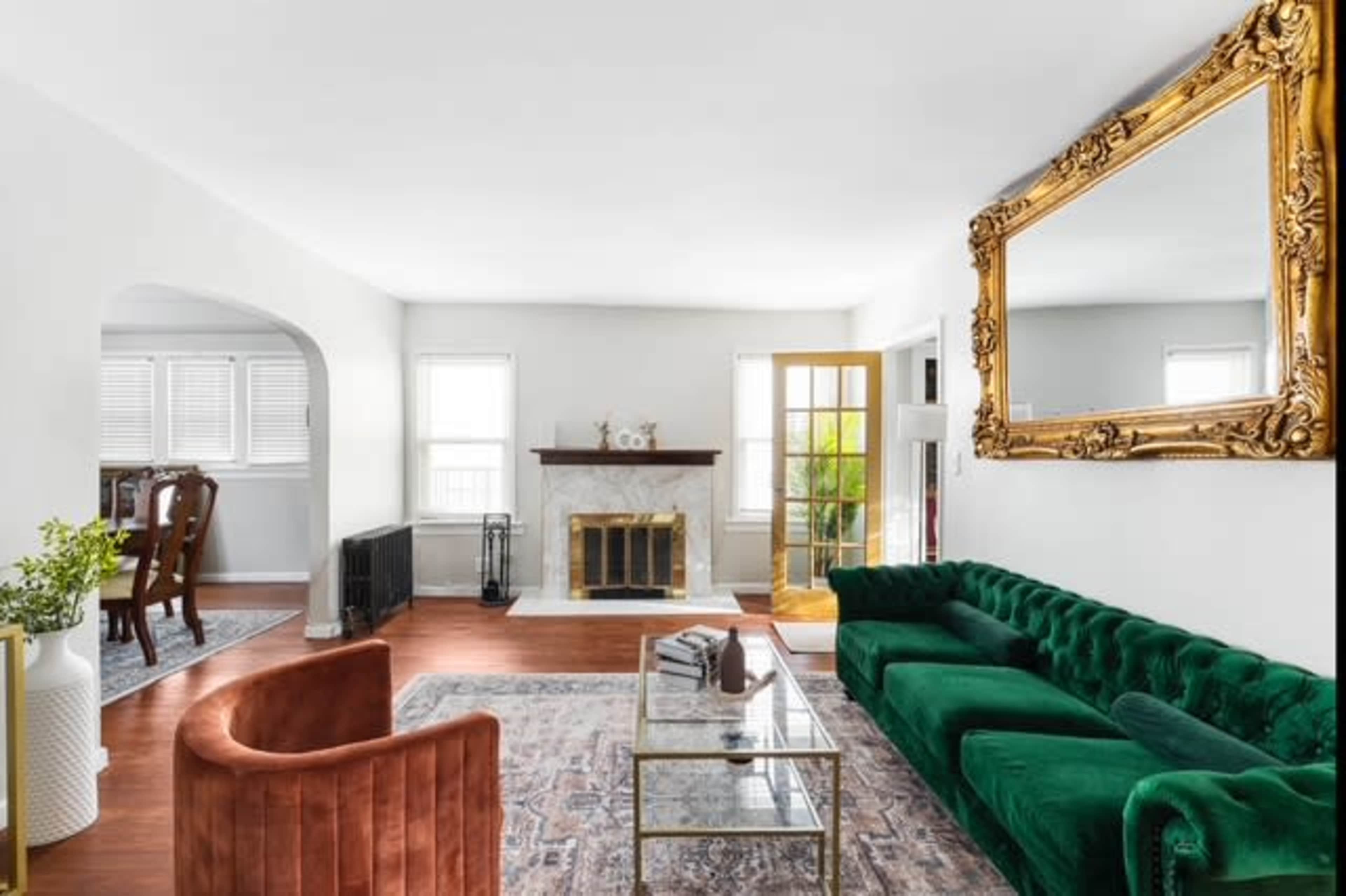 Vintage-Style Queens Home w/ Natural Light + Yard – Ideal for Shoots or Offsites Image in Hollis, Hollis, NY