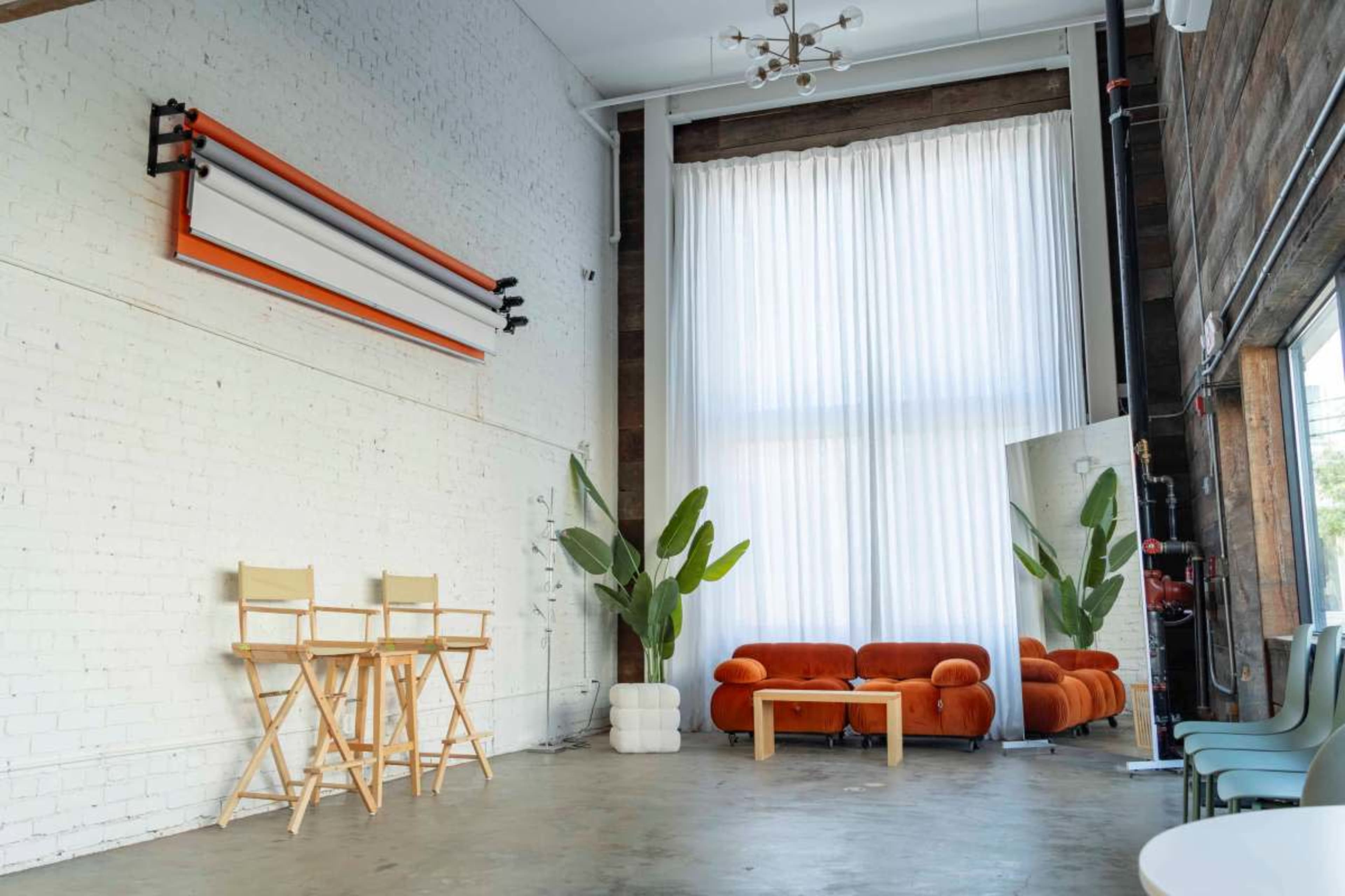 5-in-1 Studio for Photos, Videos, Podcasts, and Meetings Image in Southside Historic District, Chattanooga, TN