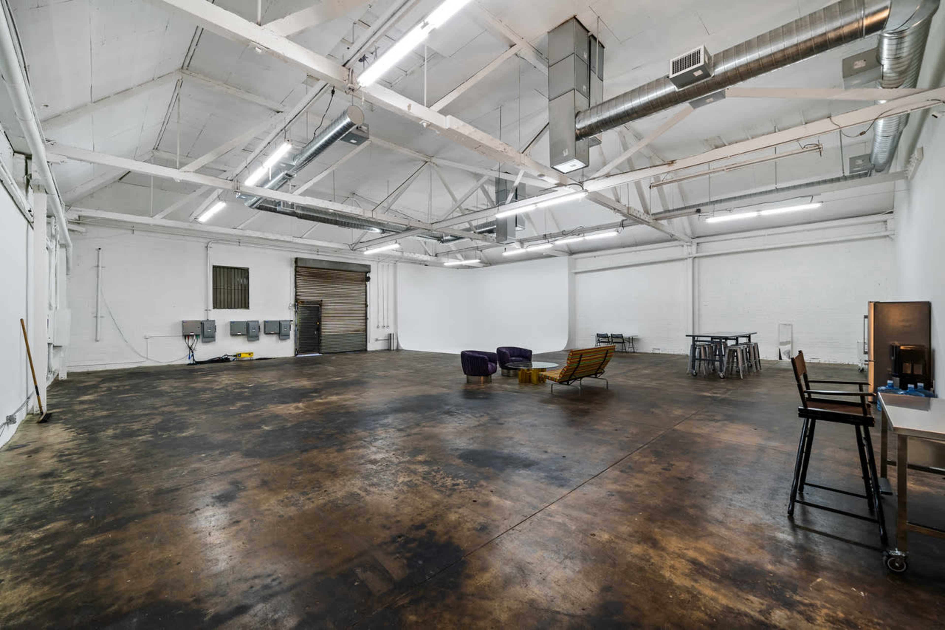 Downtown Warehouse with Cyc Wall Image in Central LA, Los Angeles, CA