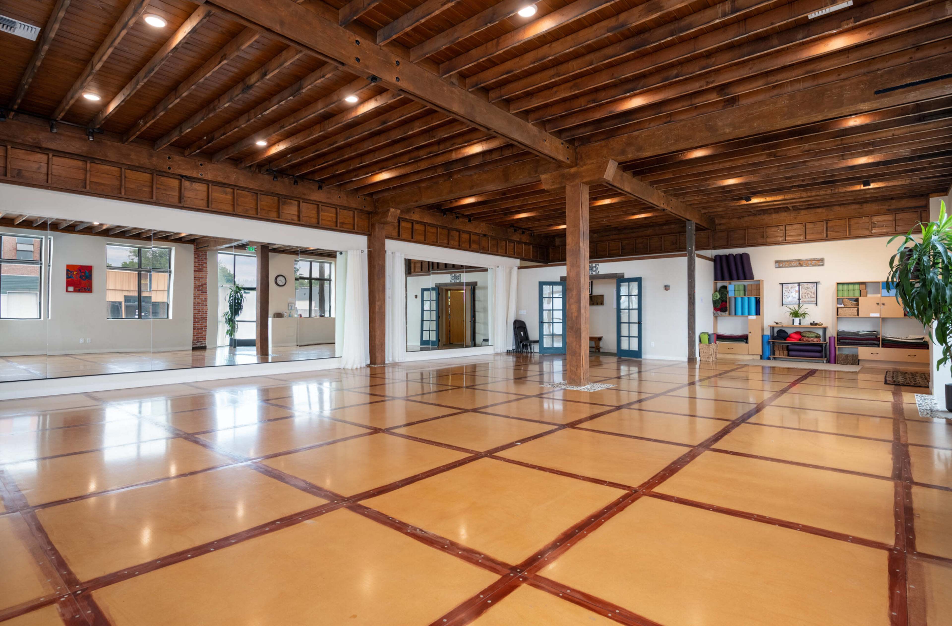 Studio 1 with a versatile masonite floor Image in East Central, Spokane, DE
