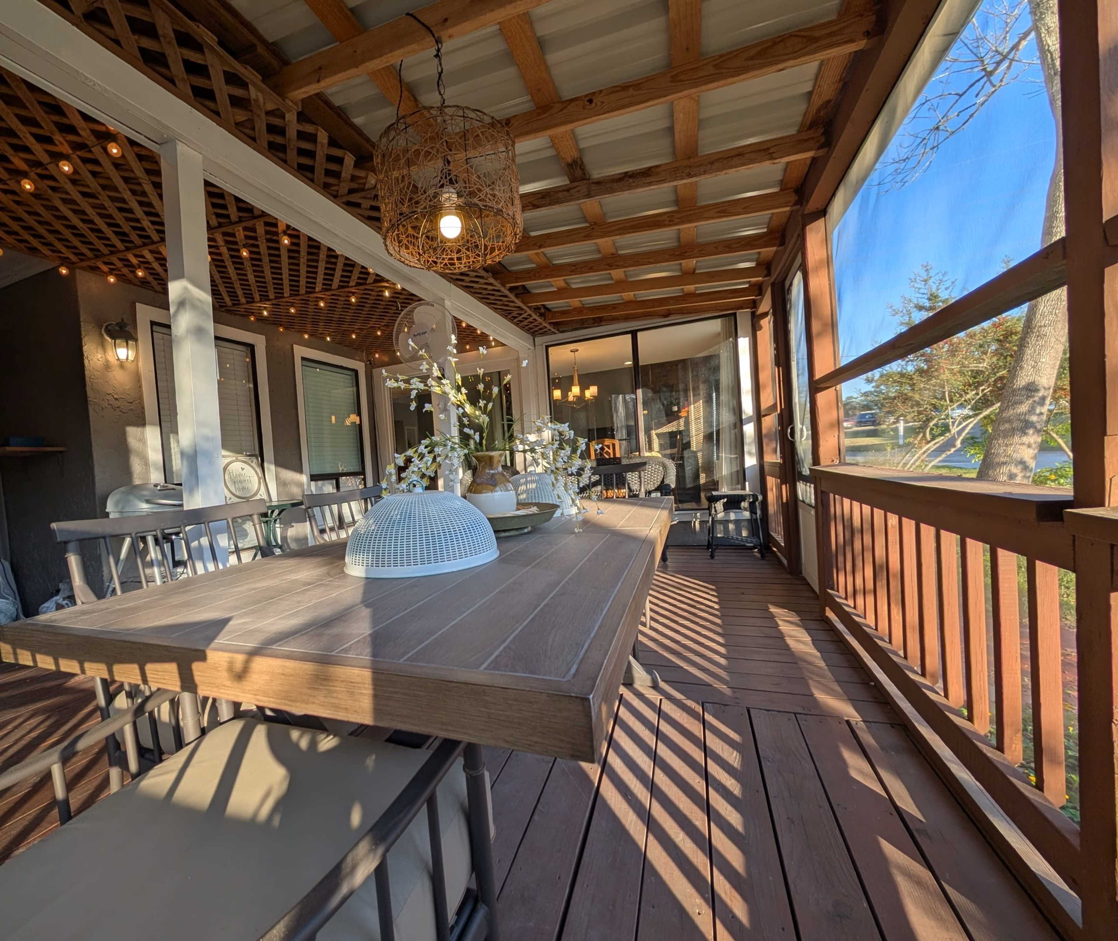 Spacious rooms for cooking, dining and socializing Image in Conroe, Montgomery, TX