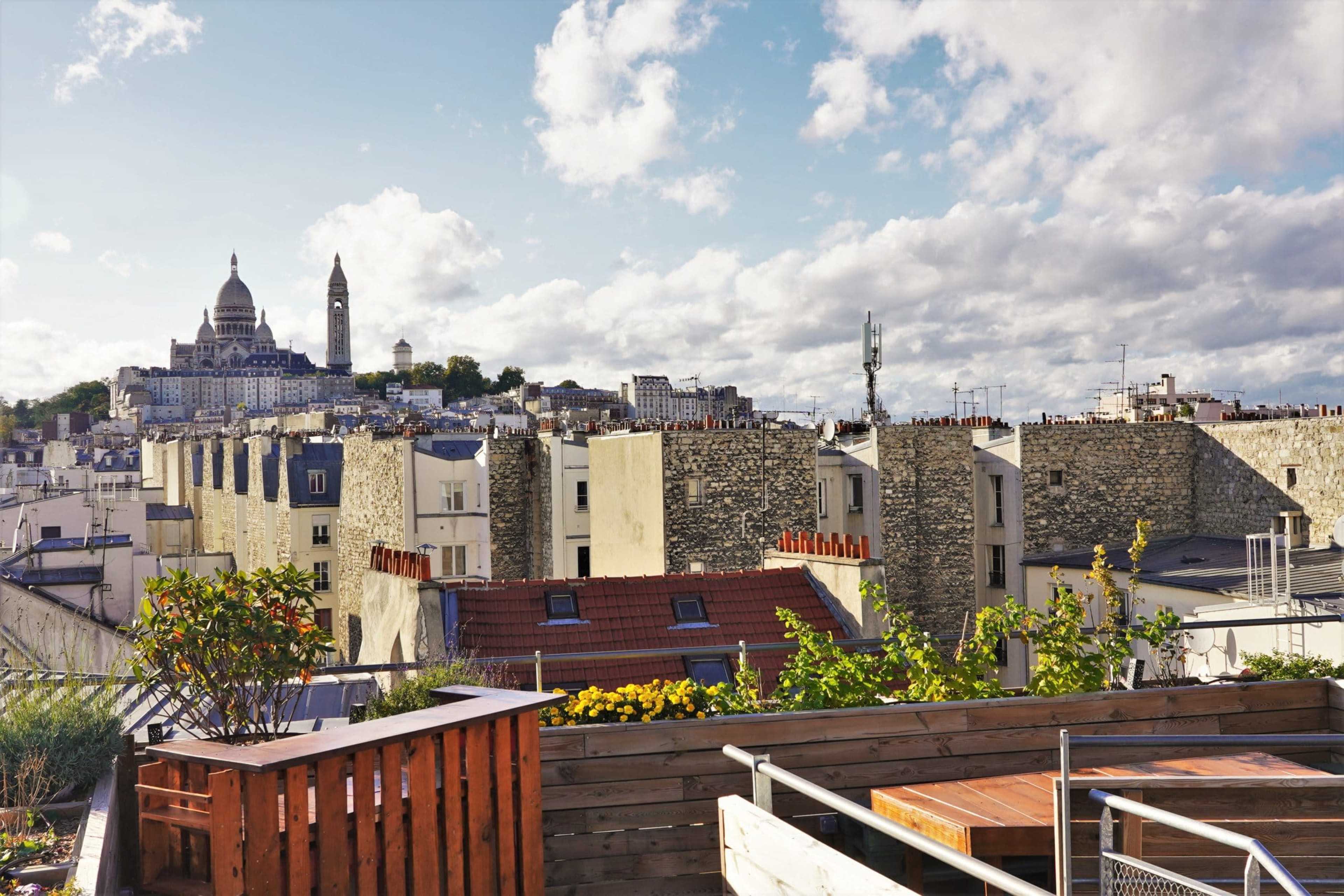Incroyable Rooftop avec vue sur le Sacré Coeur Image in Goutte d'Or, Paris, 