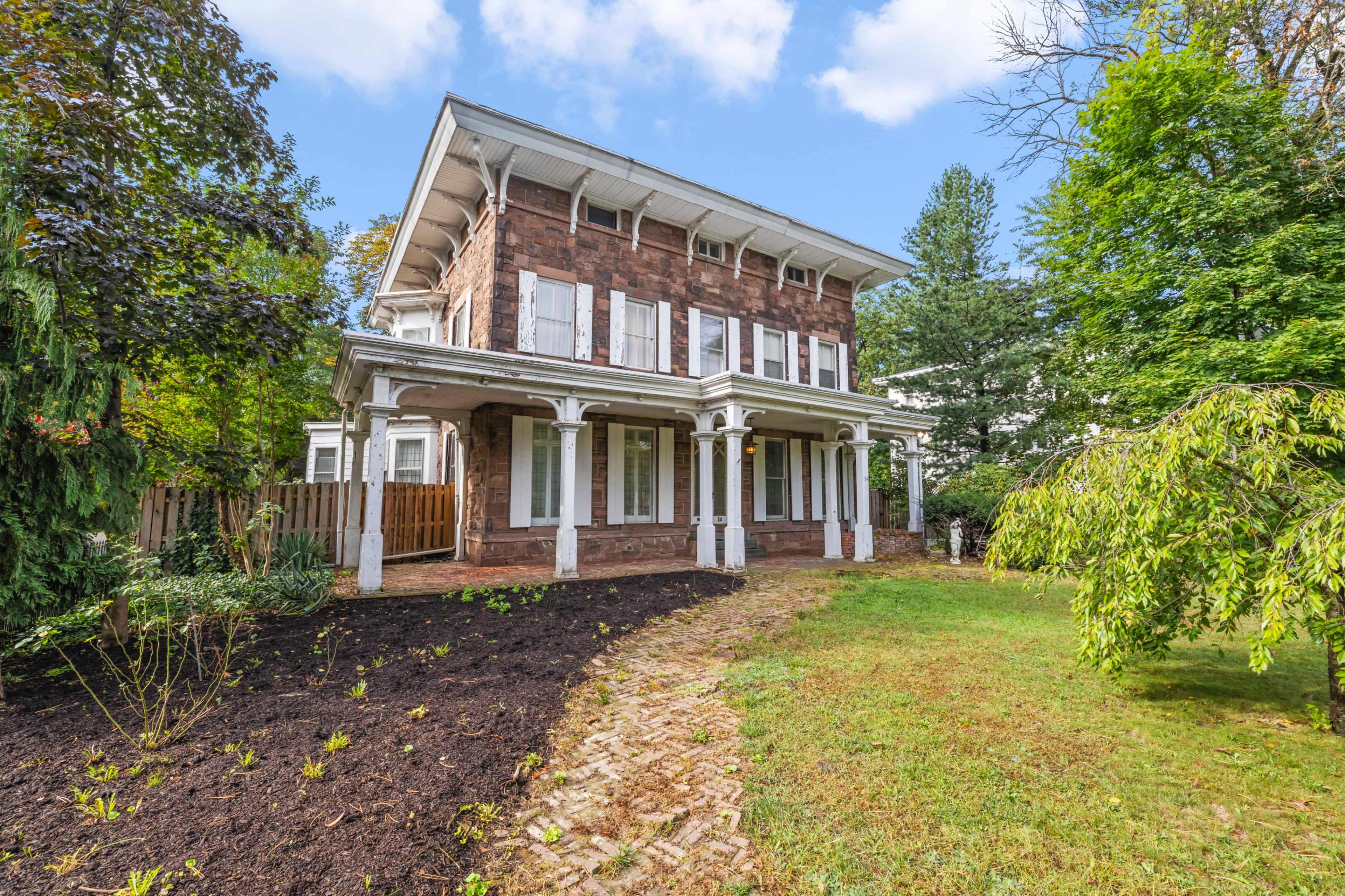 Historic Colonial Home For Rent In Forest Hills Image in Forest Hill, Newark, NJ