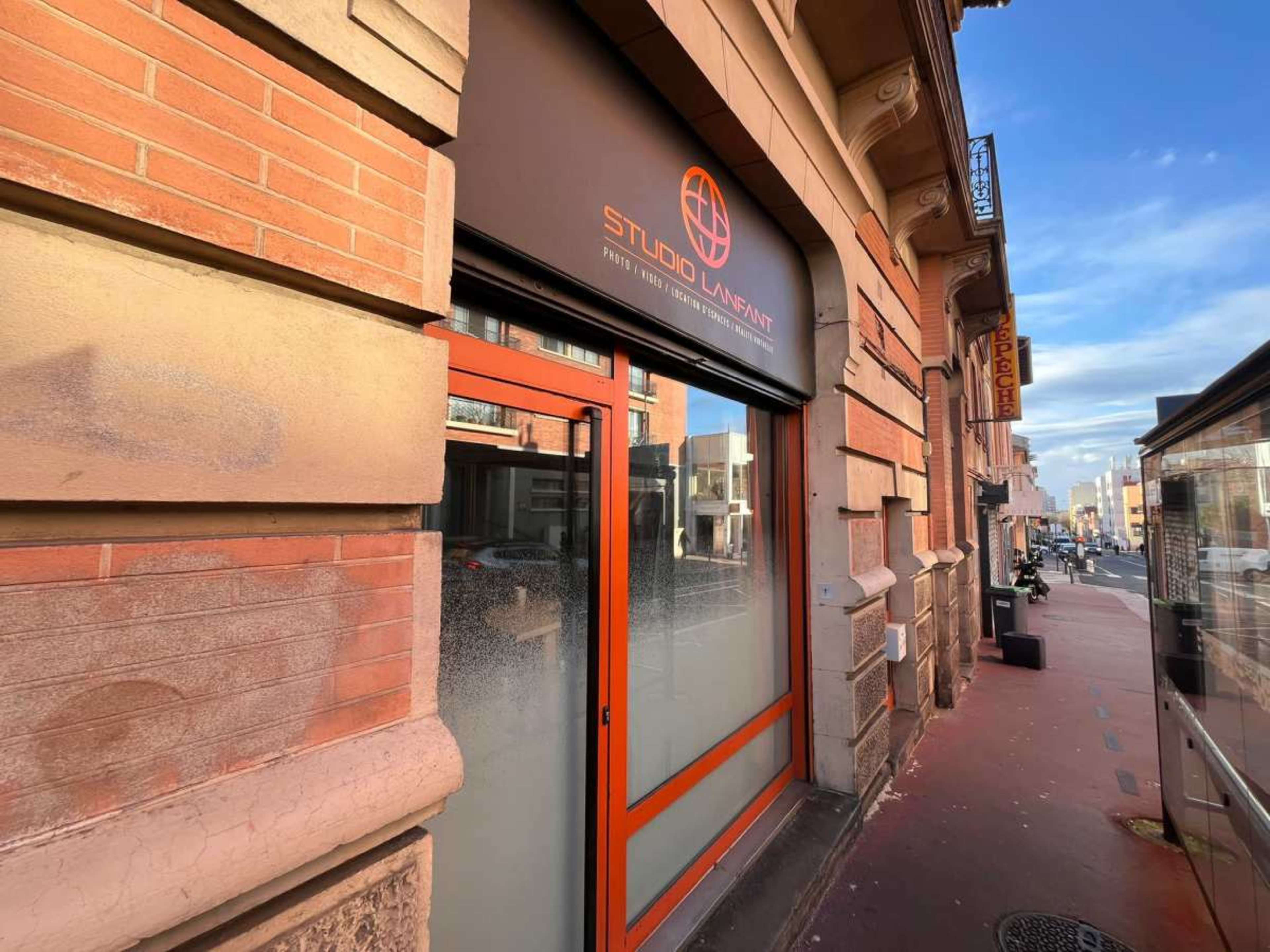 Studio LANFANT - Toulouse Centre Ville - Espace Personnalisable de 110m2 Atypique et Convivial Image in Côte Pavée, Toulouse