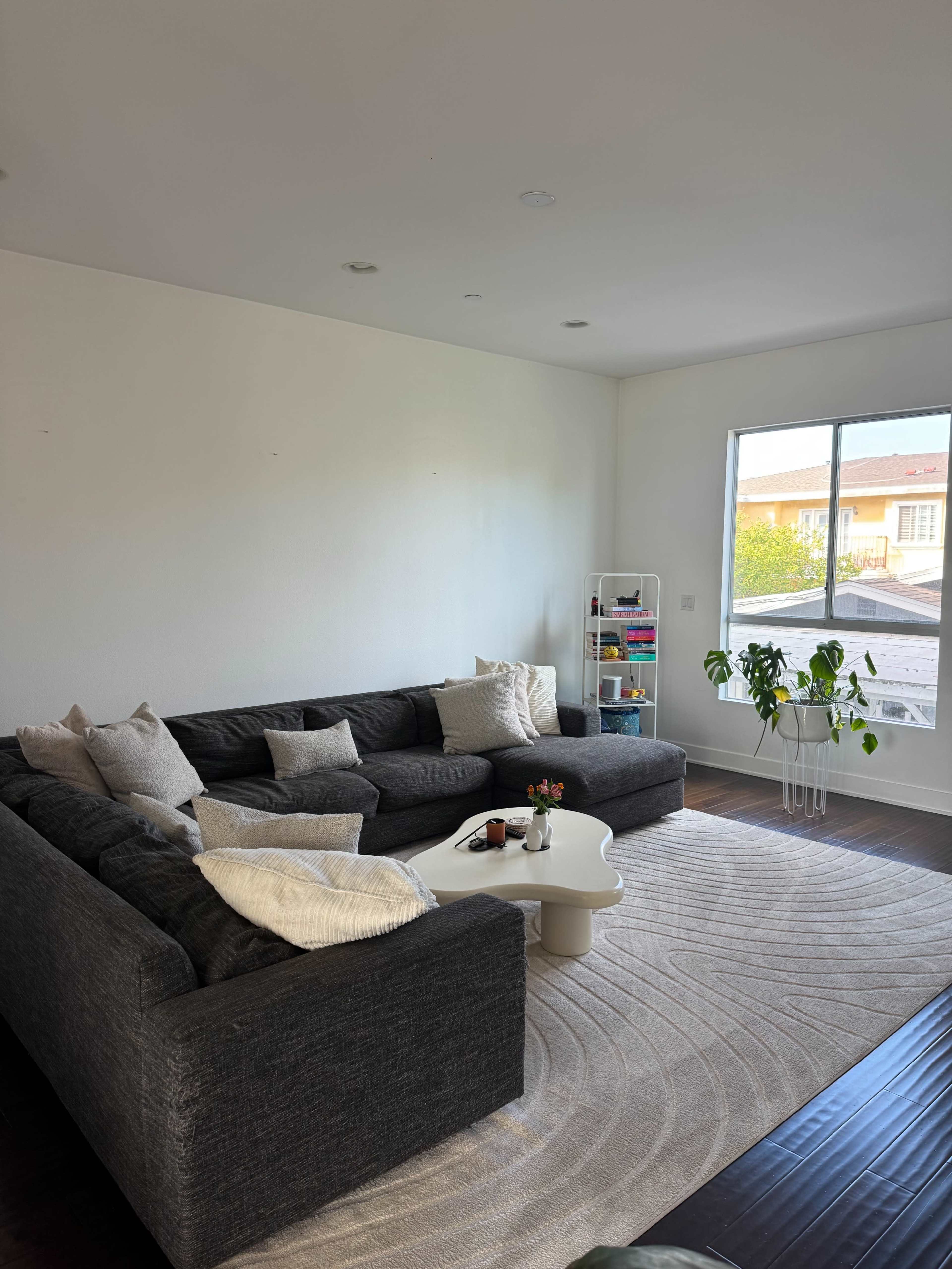 Minimalist Modern LA Home with Natural Light & Rooftop Skyline Views Image in Central LA, Los Angeles, CA