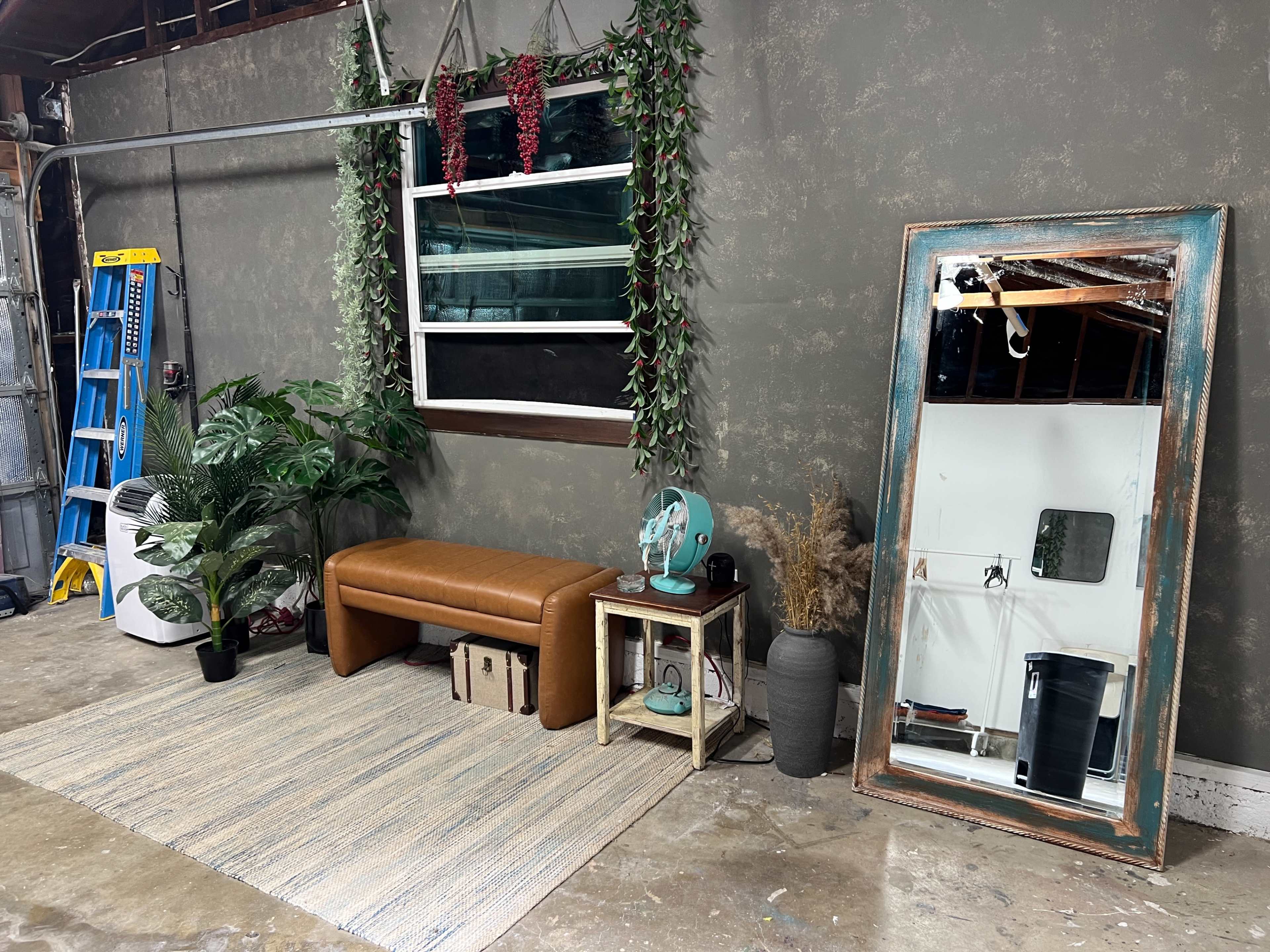 Residential Home Studio Image in Granada Hills, Granada Hills, CA