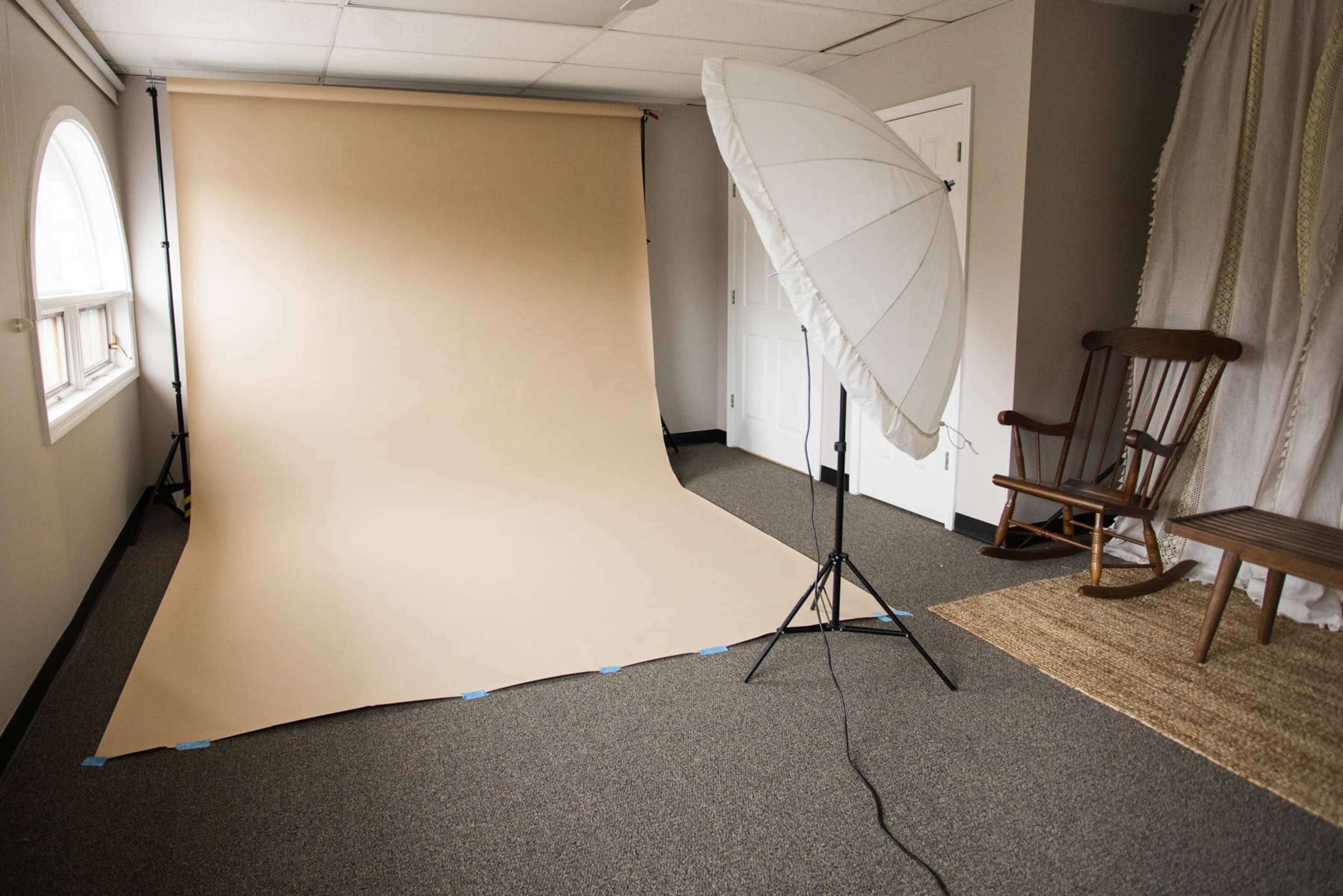 Versatile Space for Photo Shoots, Meetings, and More Image in Howell Township, Howell, NJ
