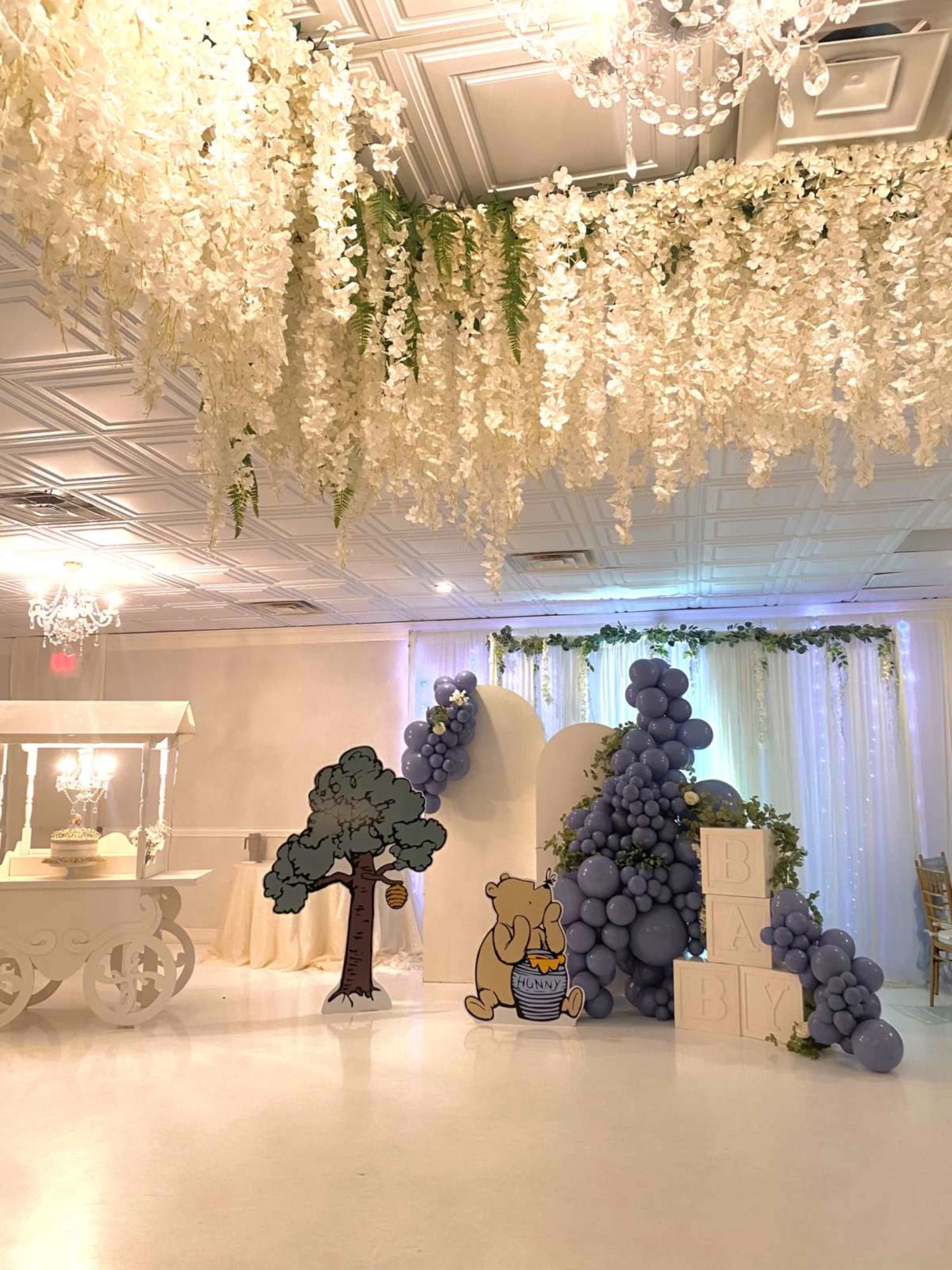 ELEGANT WHITE CANVAS, ADORNED WHITE CEILINGS, CHANDELIERS, BAR AREA,  GRAND ENTRANCE, LARGE DANCE FLOOR Image in Houston, HOUSTON, TX