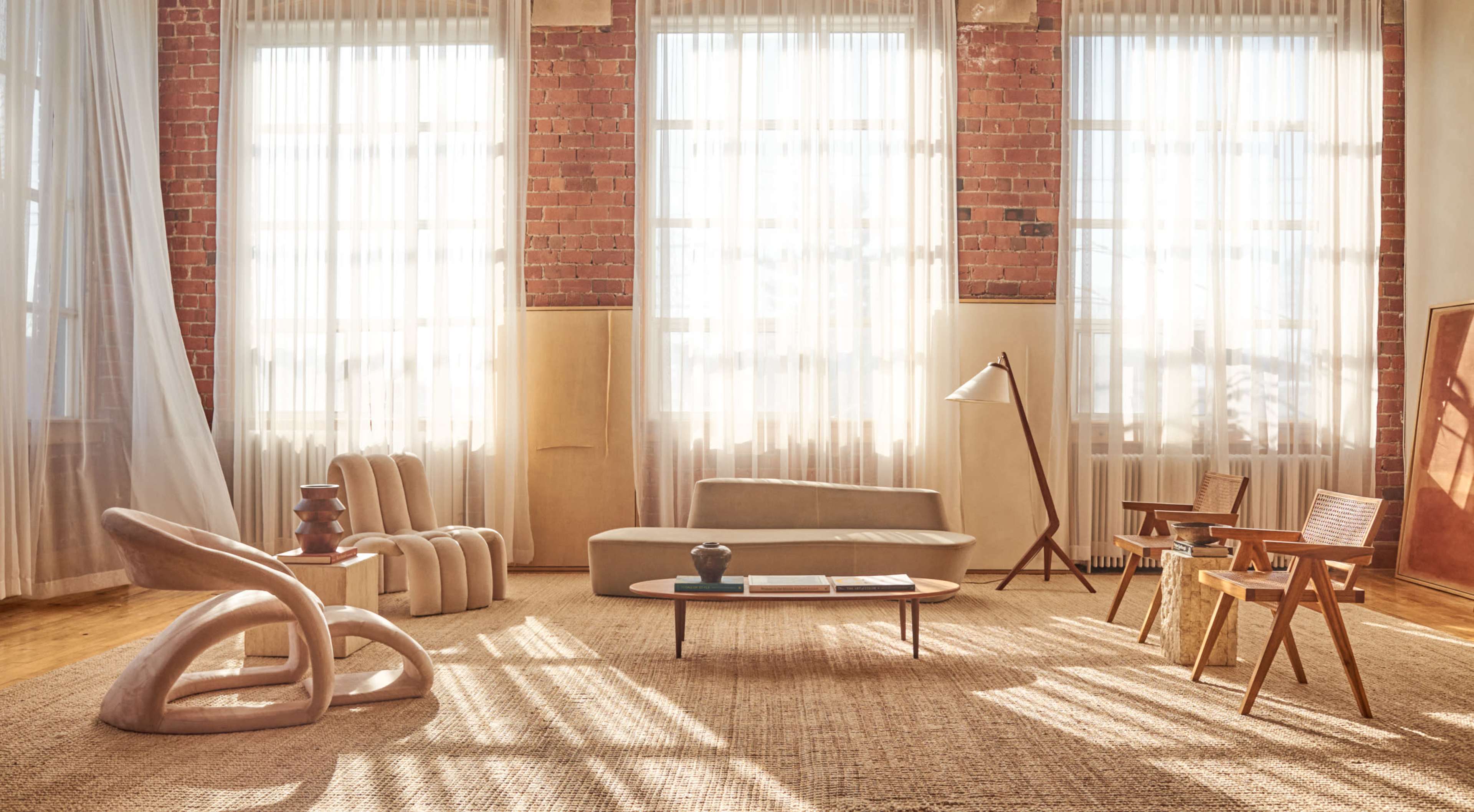 @CasaBonaStudio – Bright and Elegant High Ceiling Loft Image in Rockcliffe - Smythe, Toronto, ON