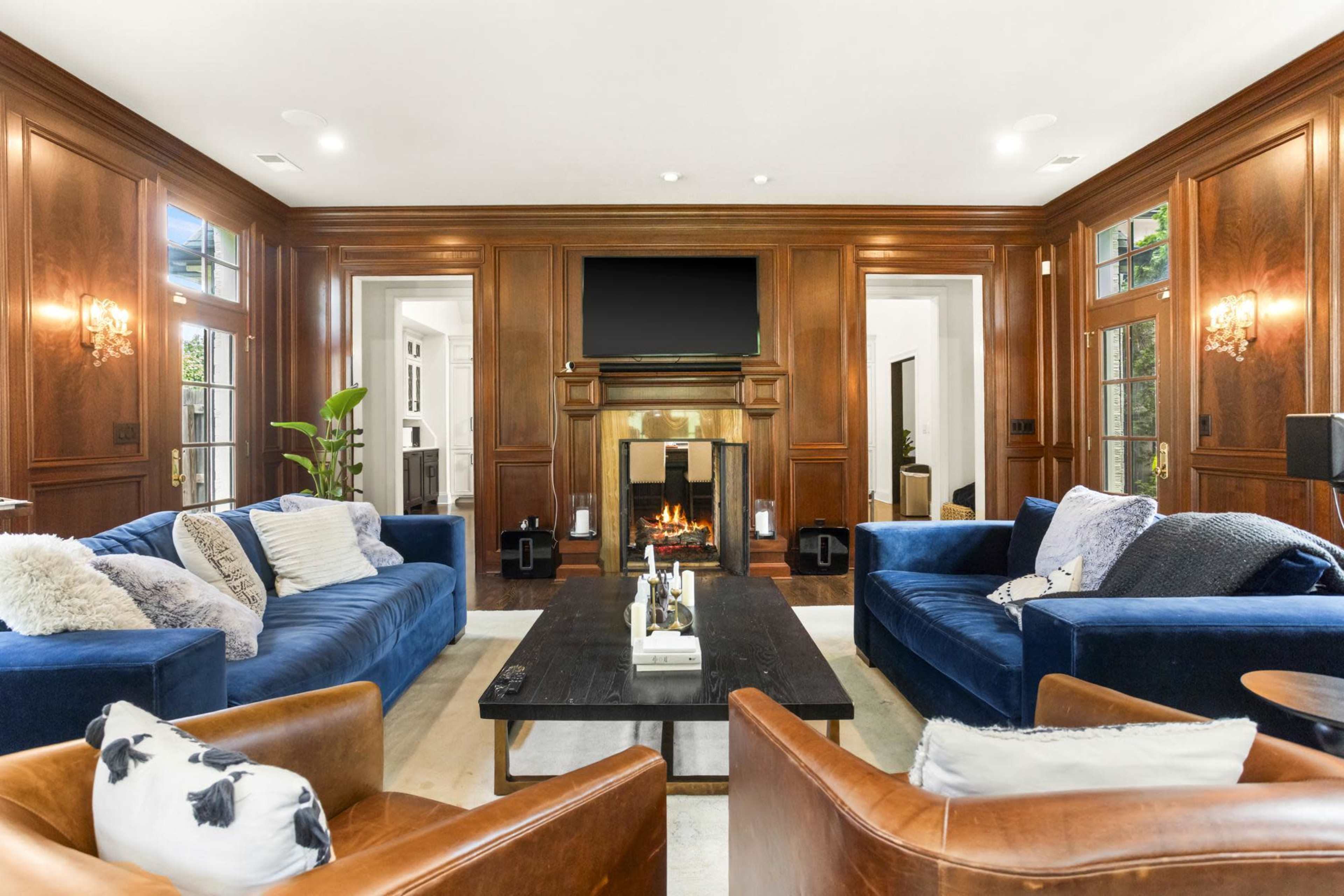 A Hidden Gem with Bold Style + Luxe Amenities Image in Lombardy, Nashville, TN