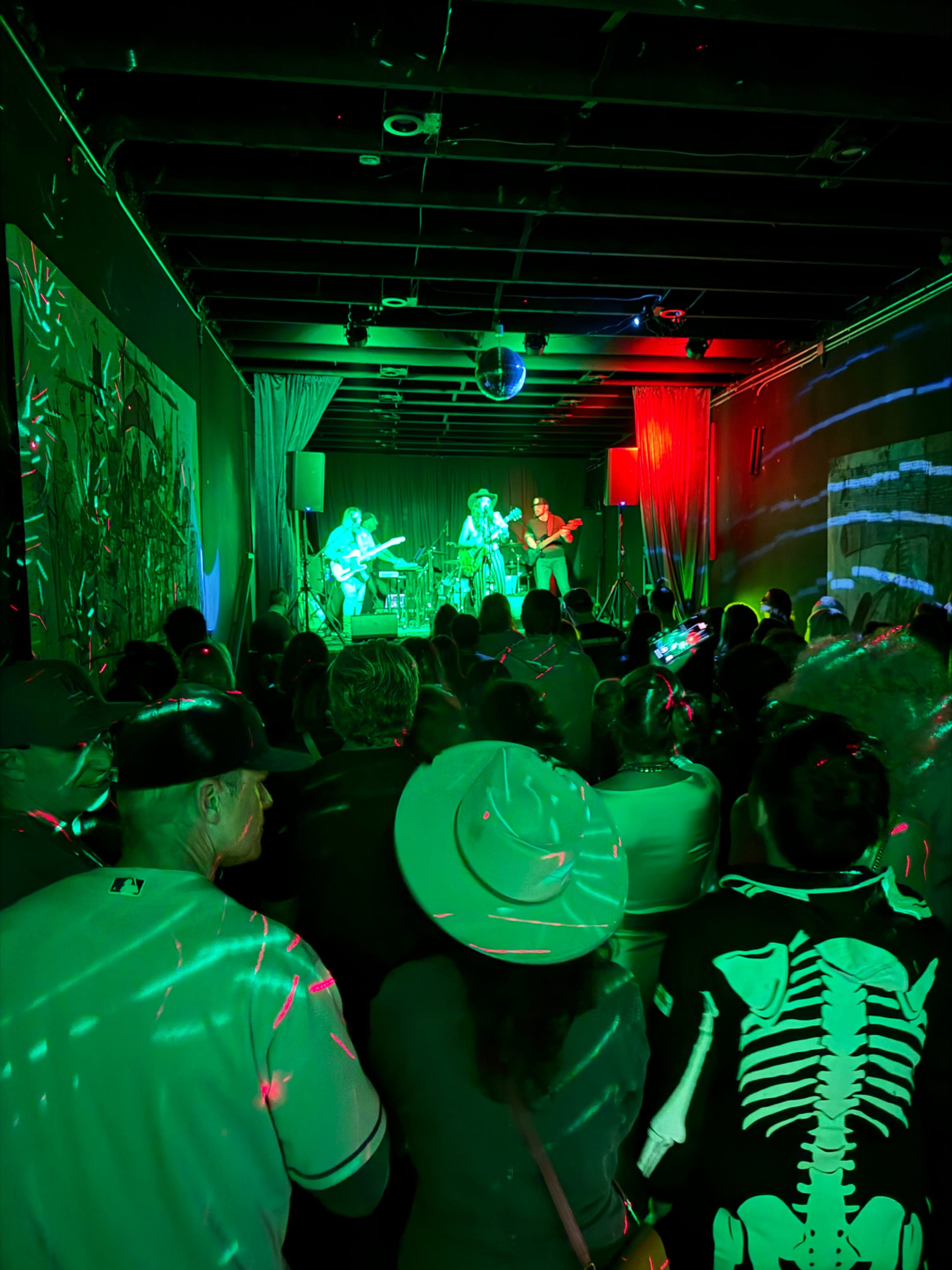 Film & Photo Black Box Studio in Hermosa Beach — Flexible Space for Production Teams Image in Hermosa Beach, Hermosa Beach, CA