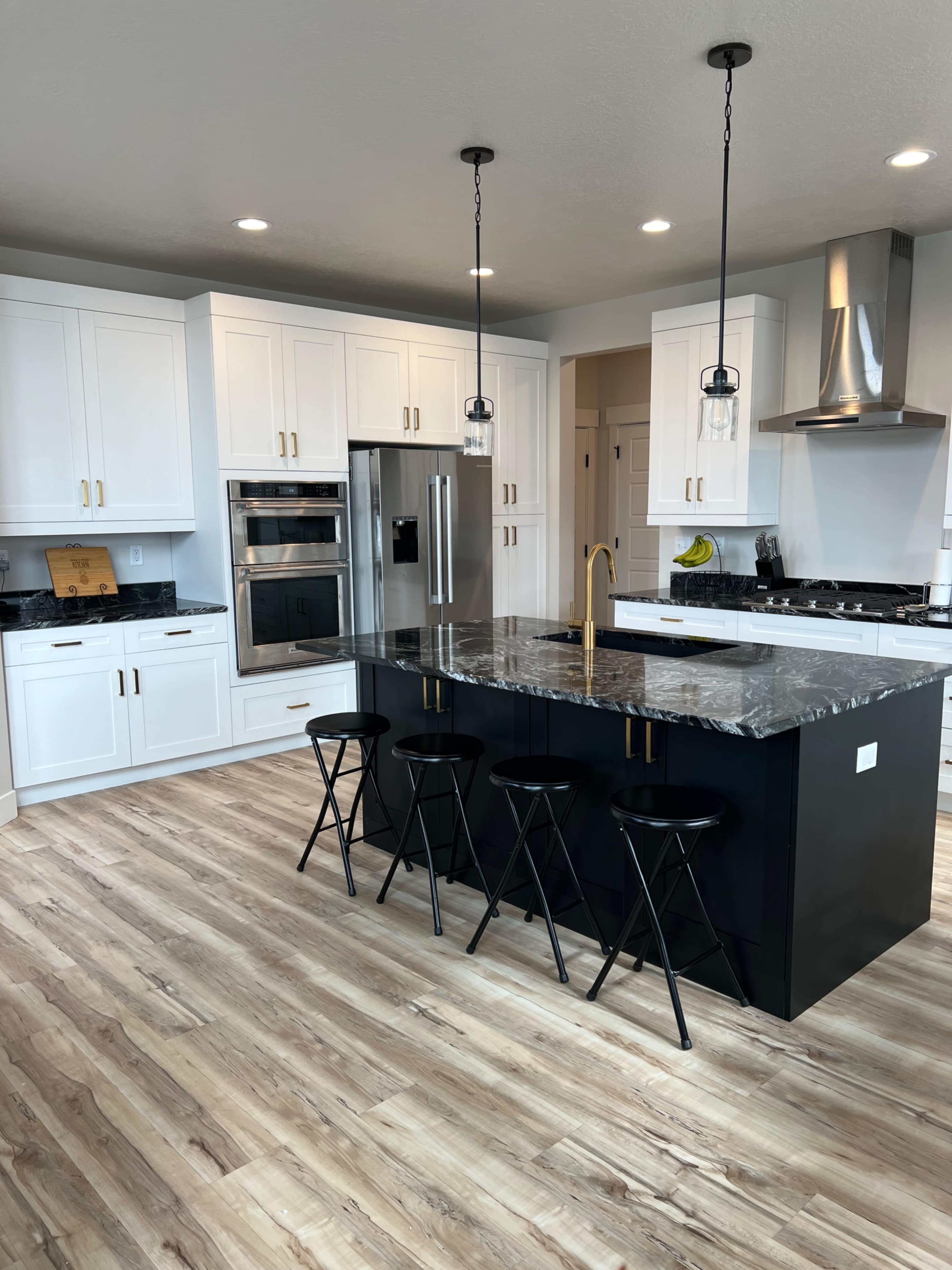 Beautiful Natural Light Modern Home Image in Saratoga Springs, Saratoga Springs, UT