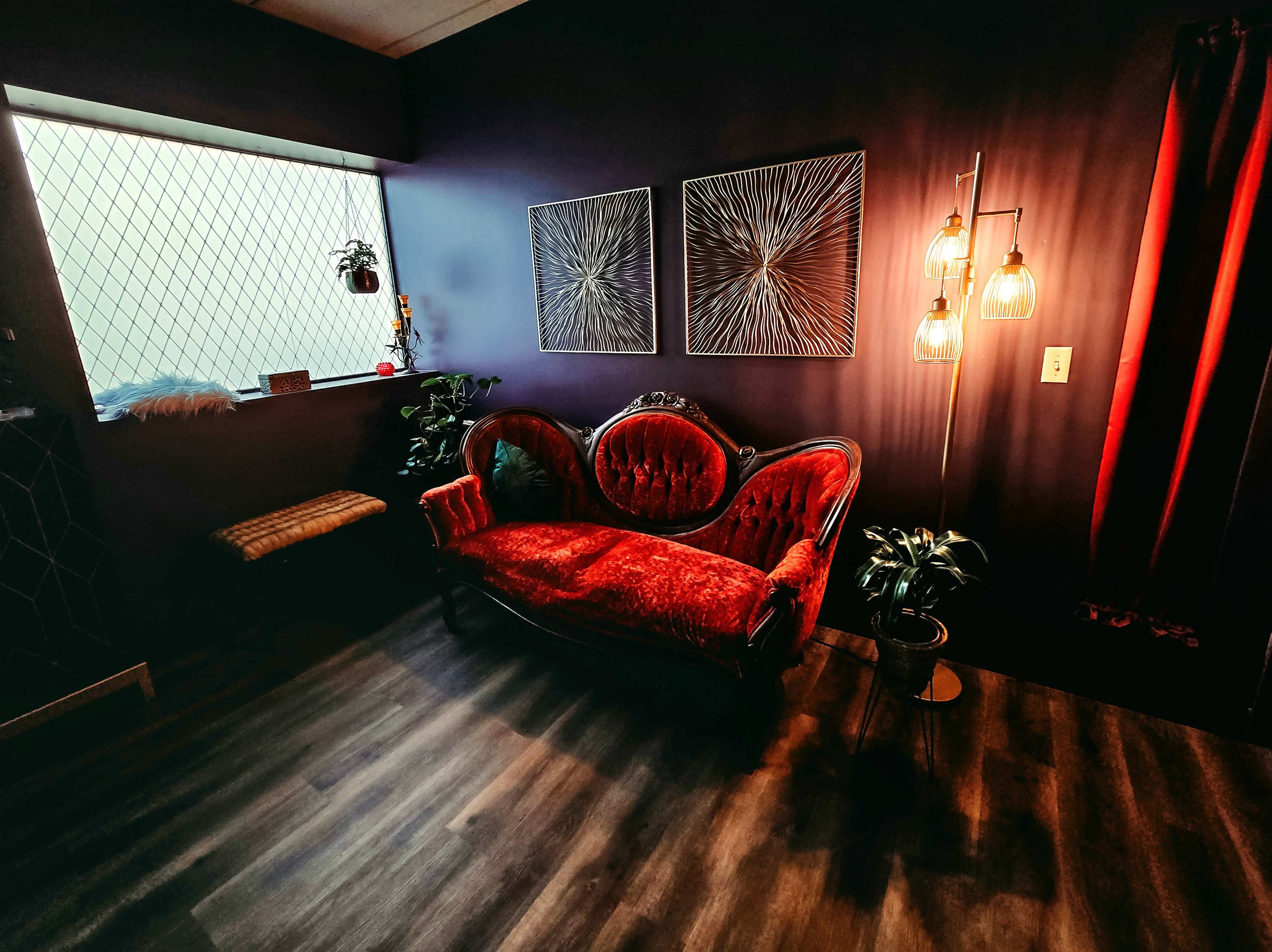 Photography studio with multiple themed rooms Image in Plymouth, Plymouth, MN