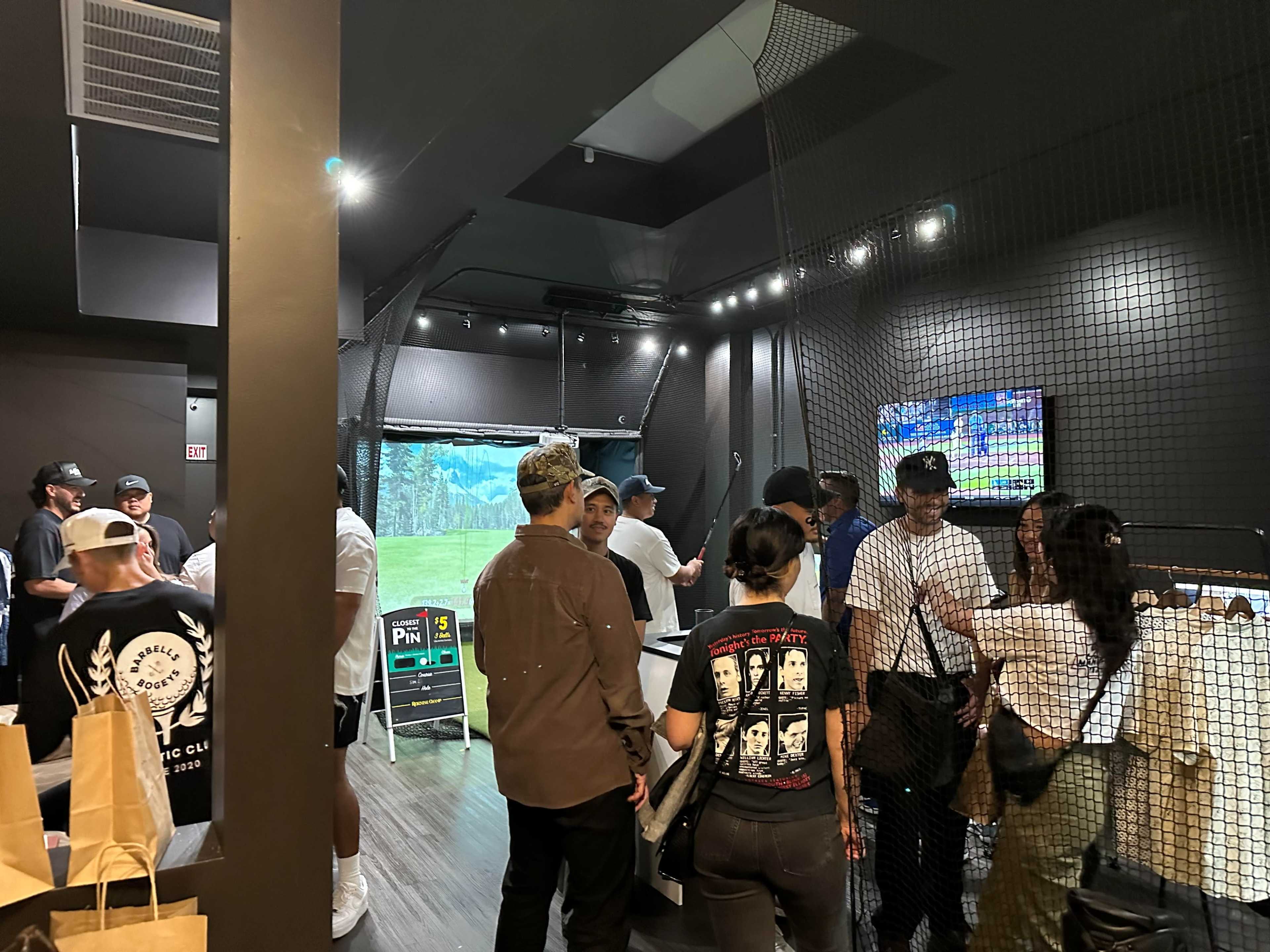 Modern Indoor Golf Studio for private events Image in Pasadena, Pasadena, CA
