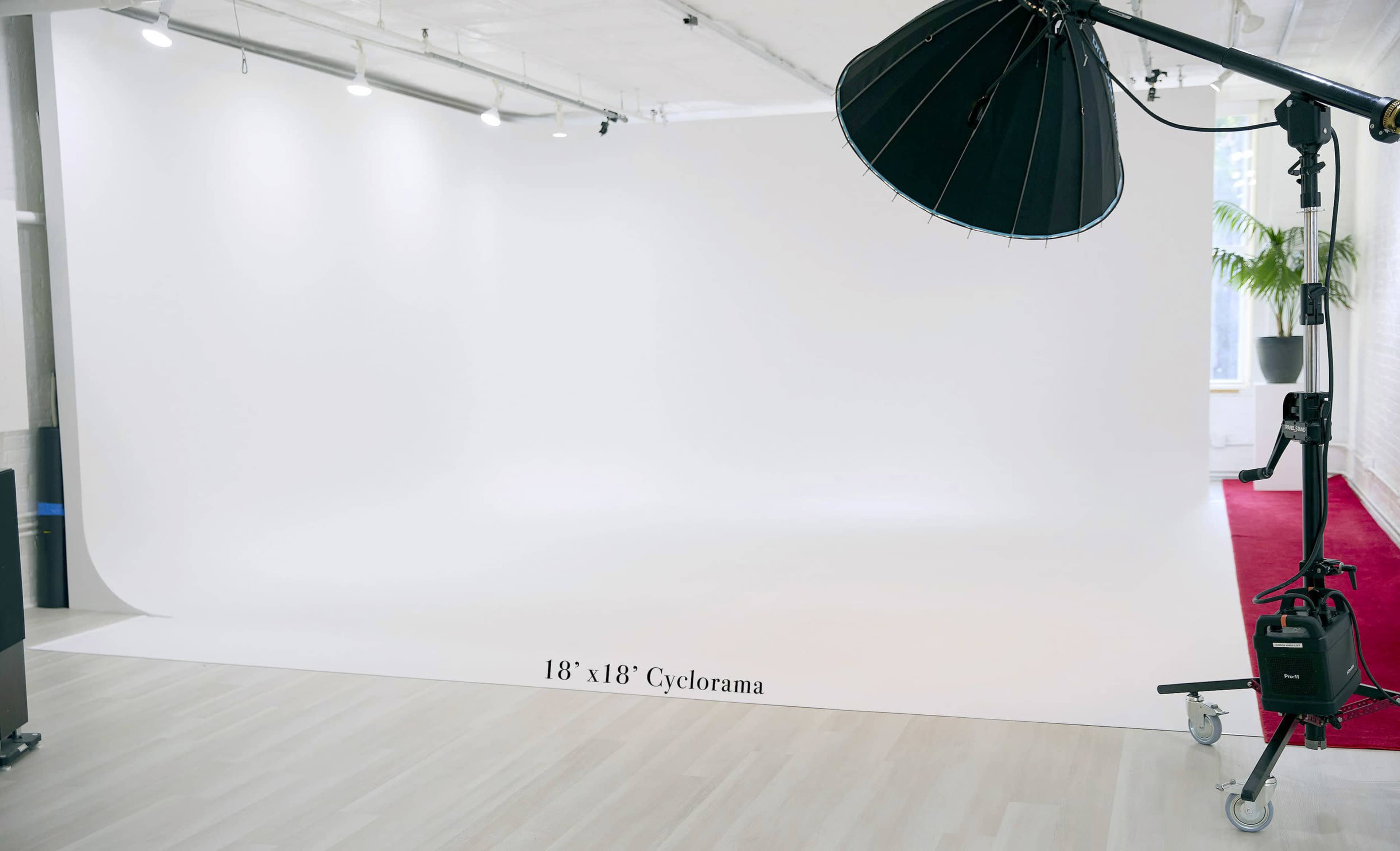 18' x 18' - 2200 sq. ft. Cyclorama Studio in Hudson Yards, NYC Image in Midtown Manhattan, New York, NY