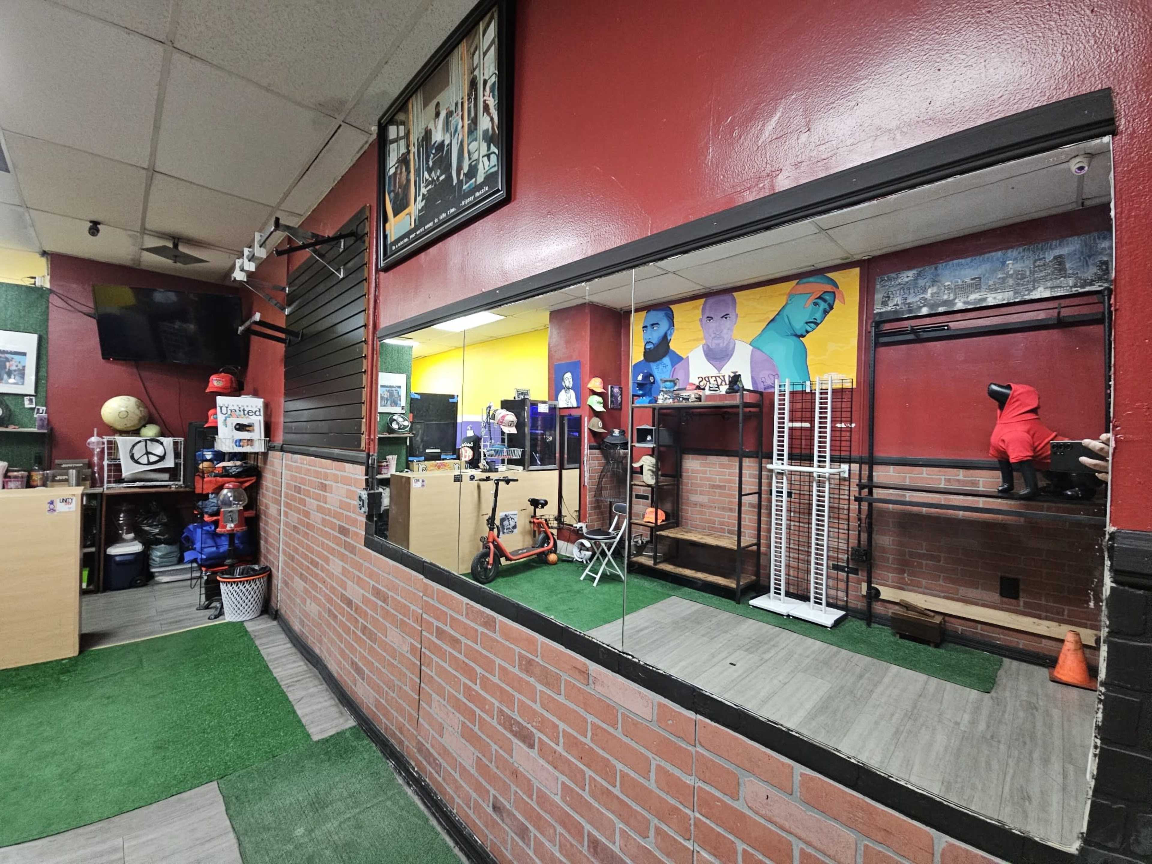 Downtown pop up/event space Available for filming/production Available for filming crews Image in Central LA, LOS ANGELES, CA