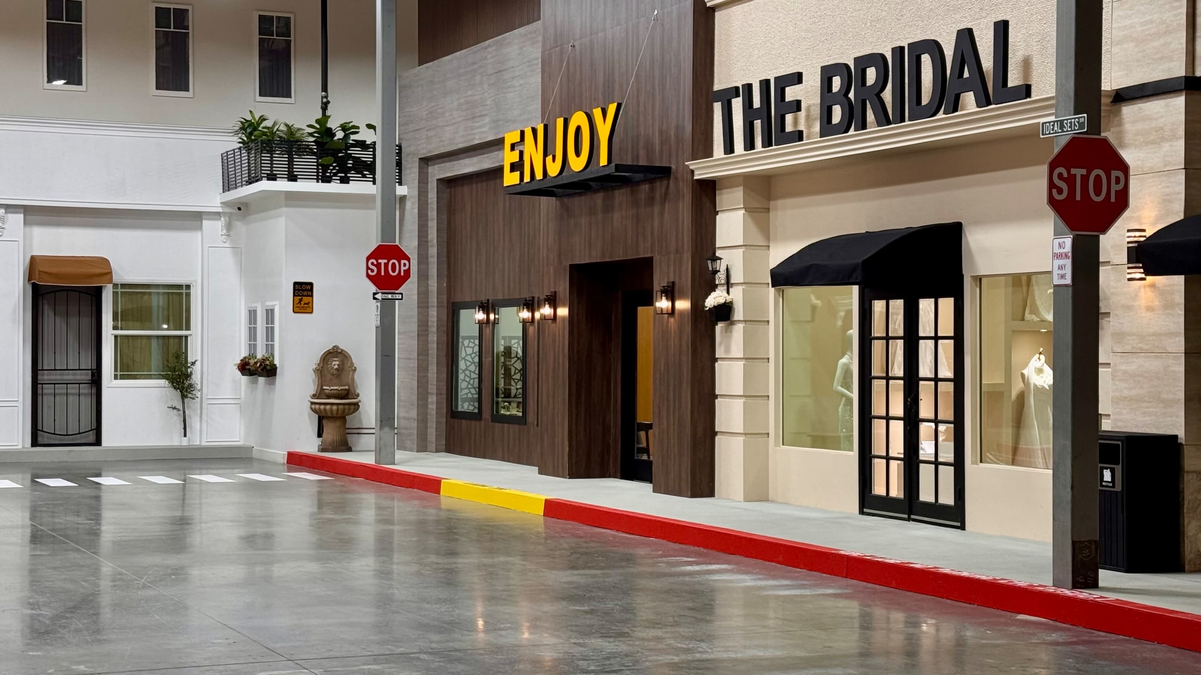 Glendora Fashion Street with Restaurant Bridal and Store Front Image in Glendora, Glendora, CA