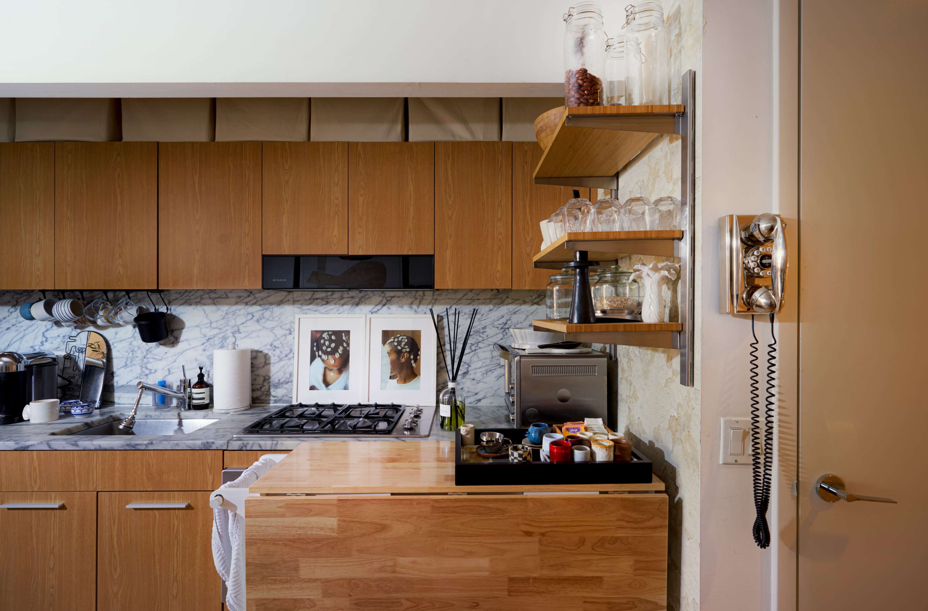 Architectural Digest–Featured Organic Modern Studio in Lower Manhattan with Open Layout Image in Lower Manhattan, New York, NY