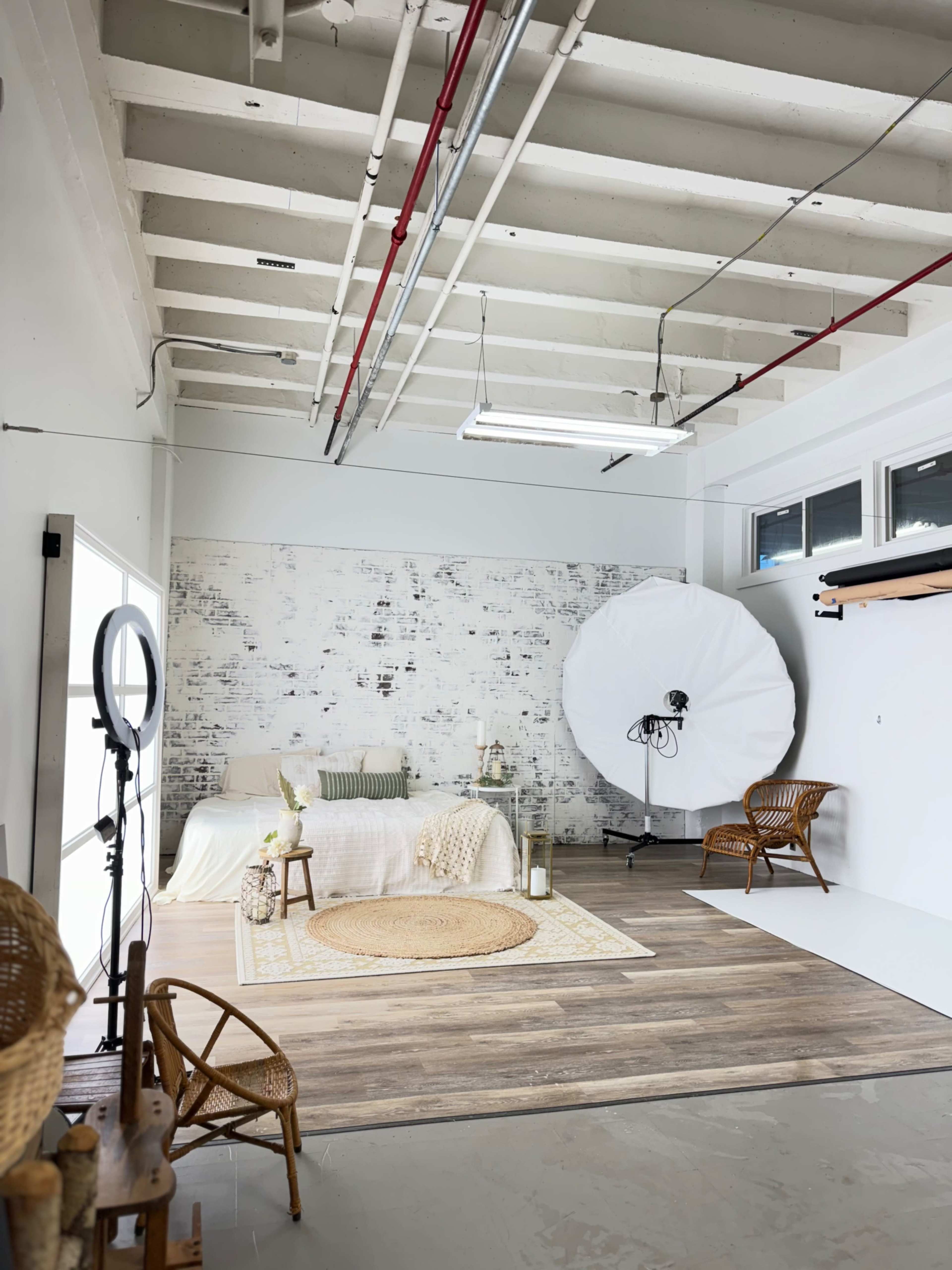 Conveniently located Industrial Studio featuring adjustable Light Wall! Image in Point Breeze North, Pittsburgh, PA